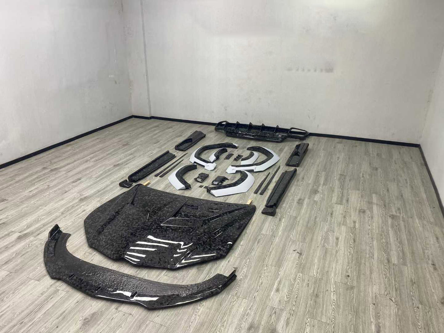 Forged carbon fiber body kit for Lamborghini Urus 2018-2022