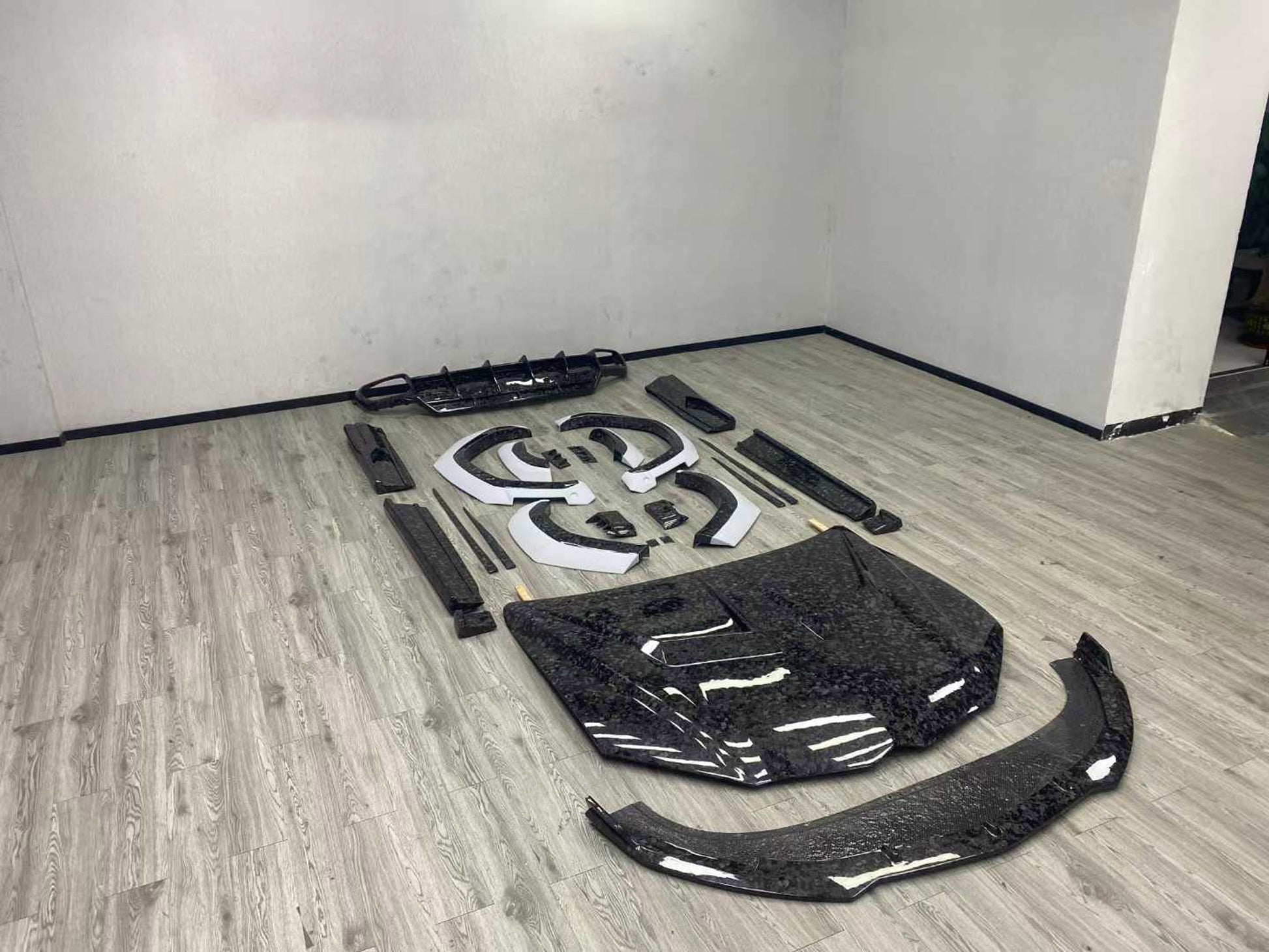 Forged carbon fiber body kit for Lamborghini Urus 2018-2022