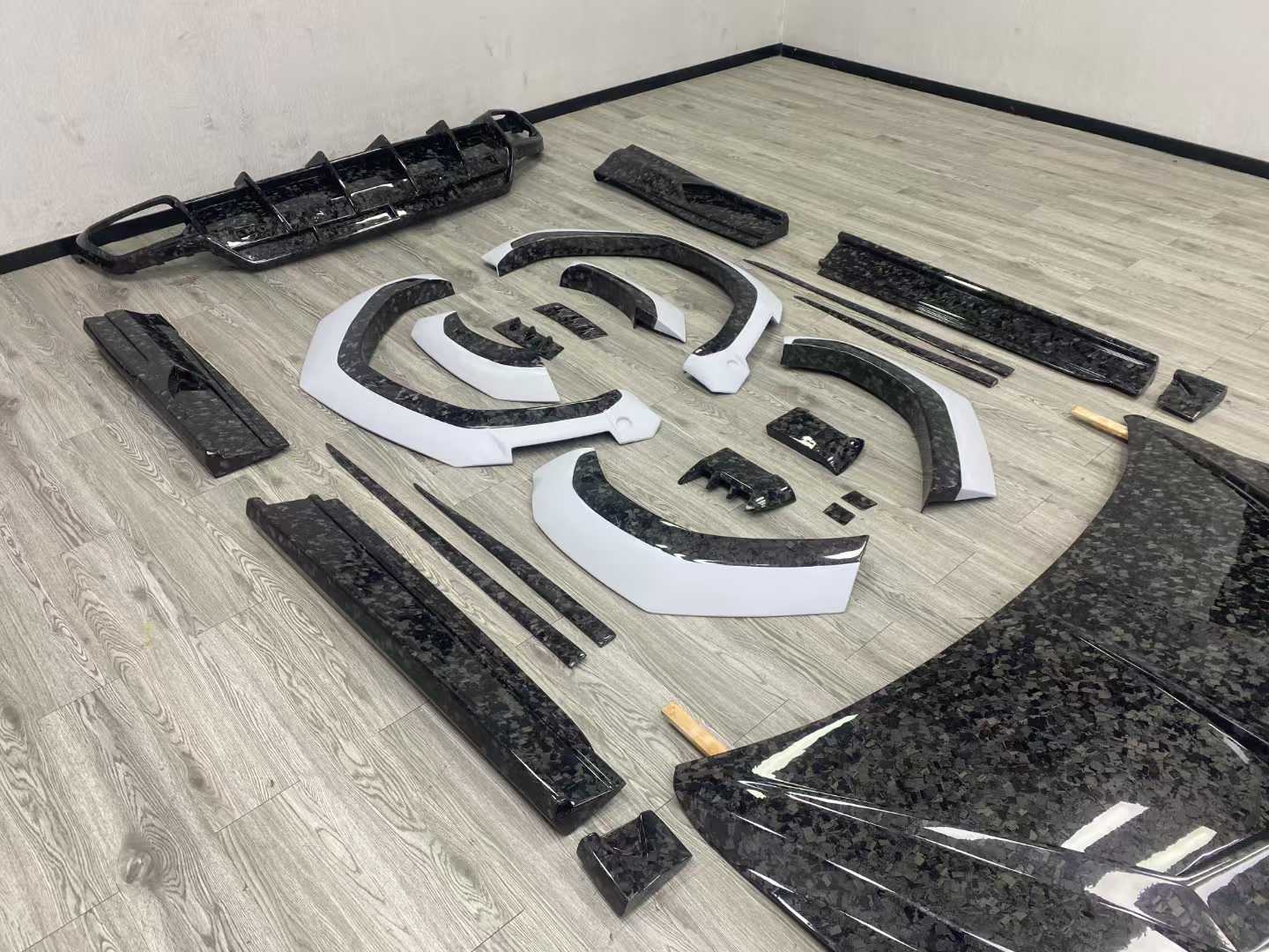 Forged carbon fiber body kit for Lamborghini Urus 2018-2022