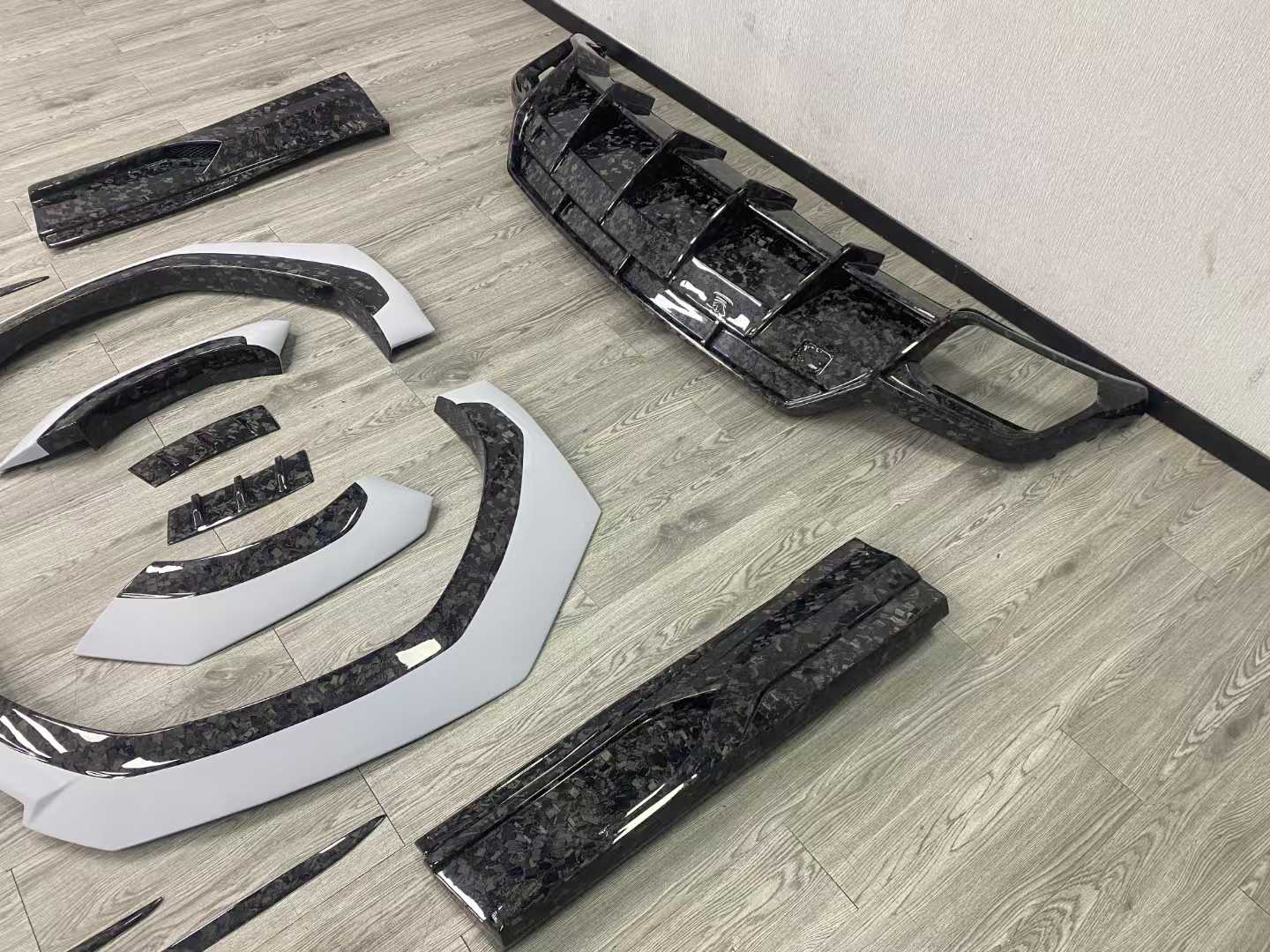 Forged carbon fiber body kit for Lamborghini Urus 2018-2022