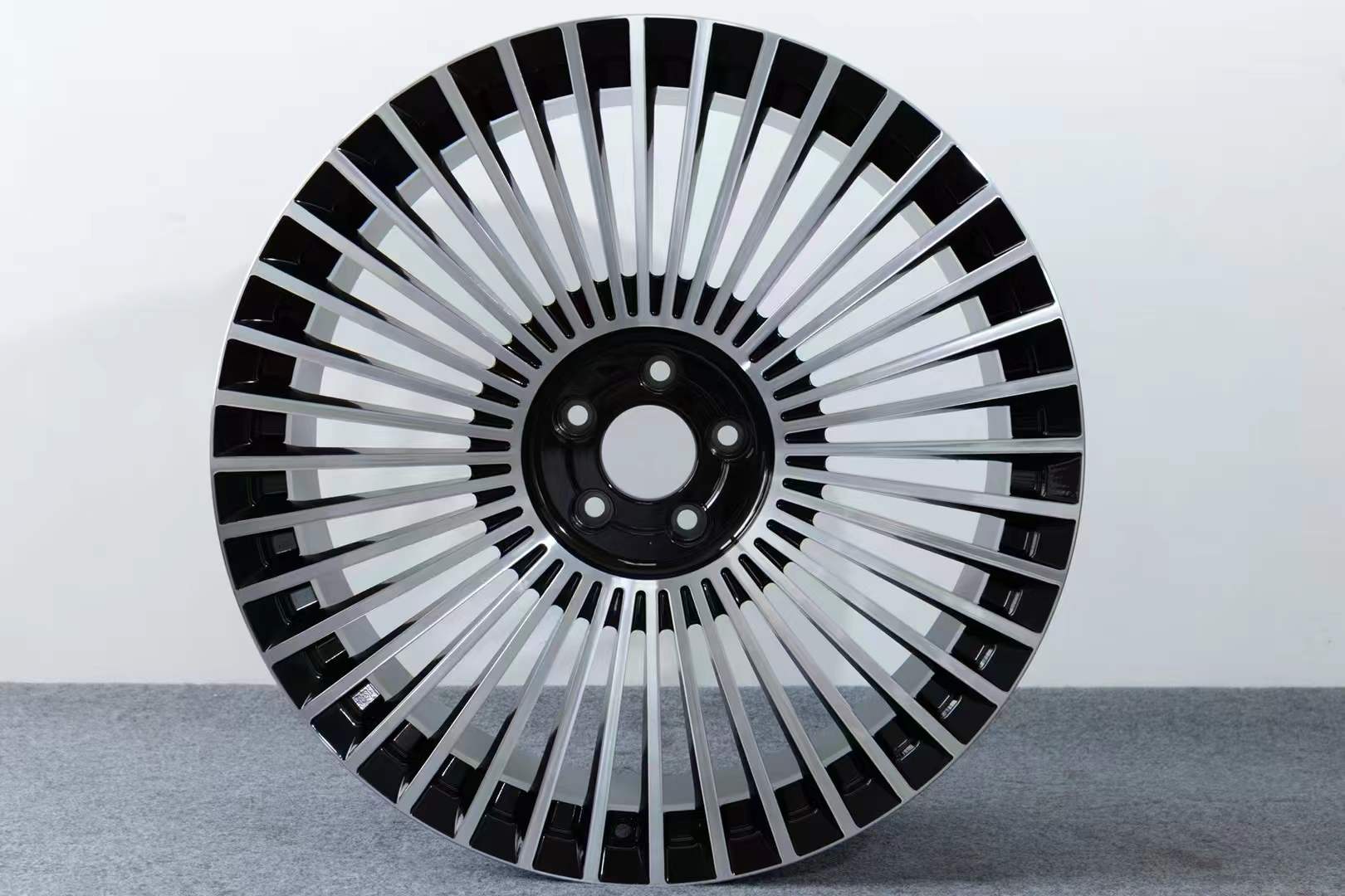 Monoblock Custom Forged Alloy Wheels For Rolls Royce Cullinan Spectre Ghost Phantom Wraith Dawn