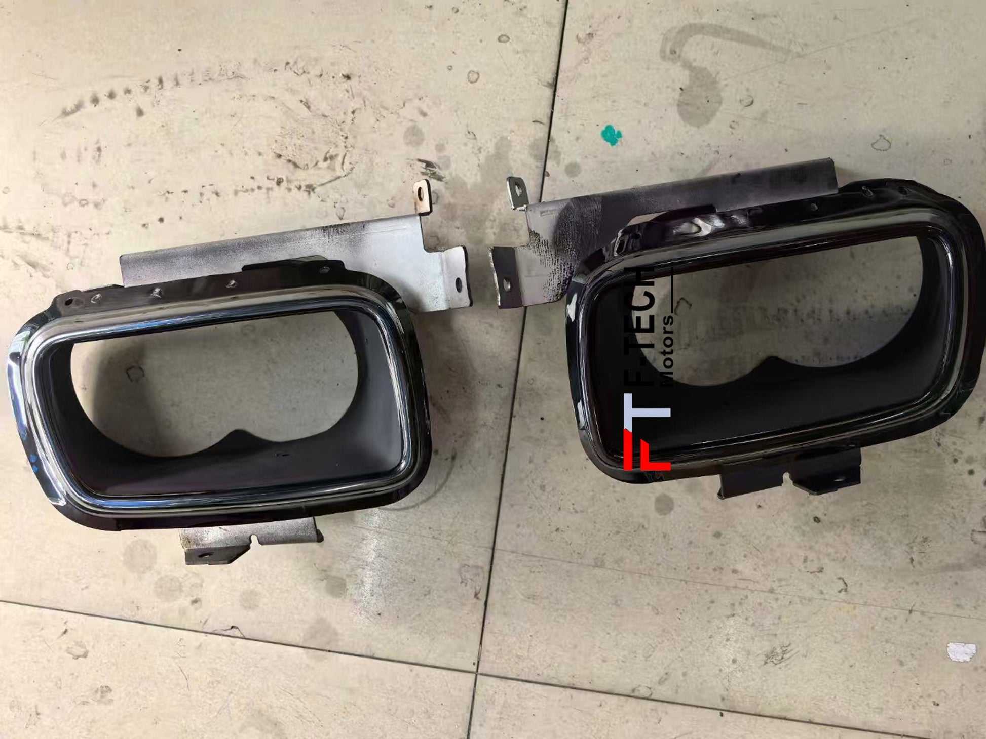 Front Grille Exhaust Tips for Rolls Royce Cullinan 2018 - 2025 Black Badge
