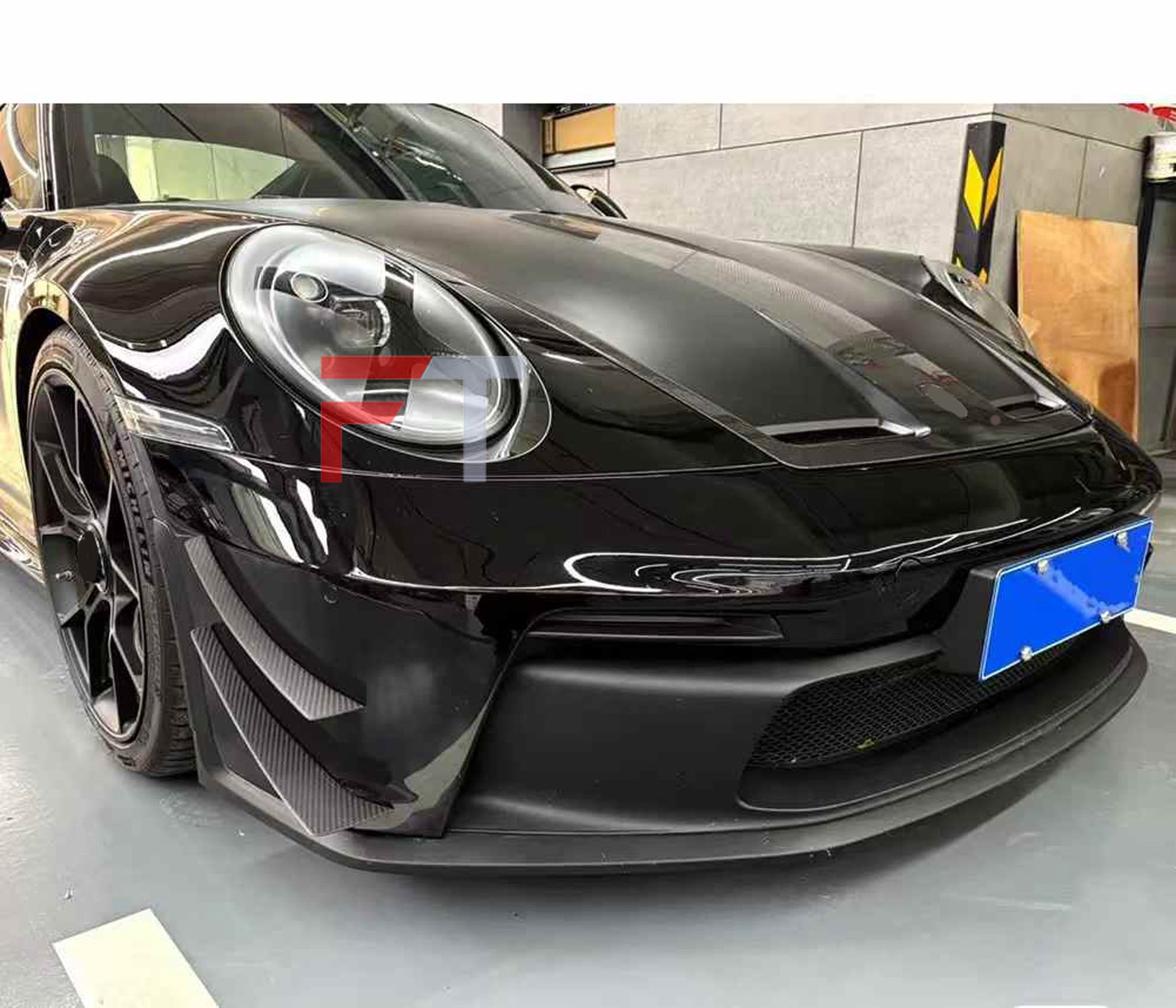 Carbon fiber vertical fins of front bumper for Porsche 911 992 GT3 2021 - 2024