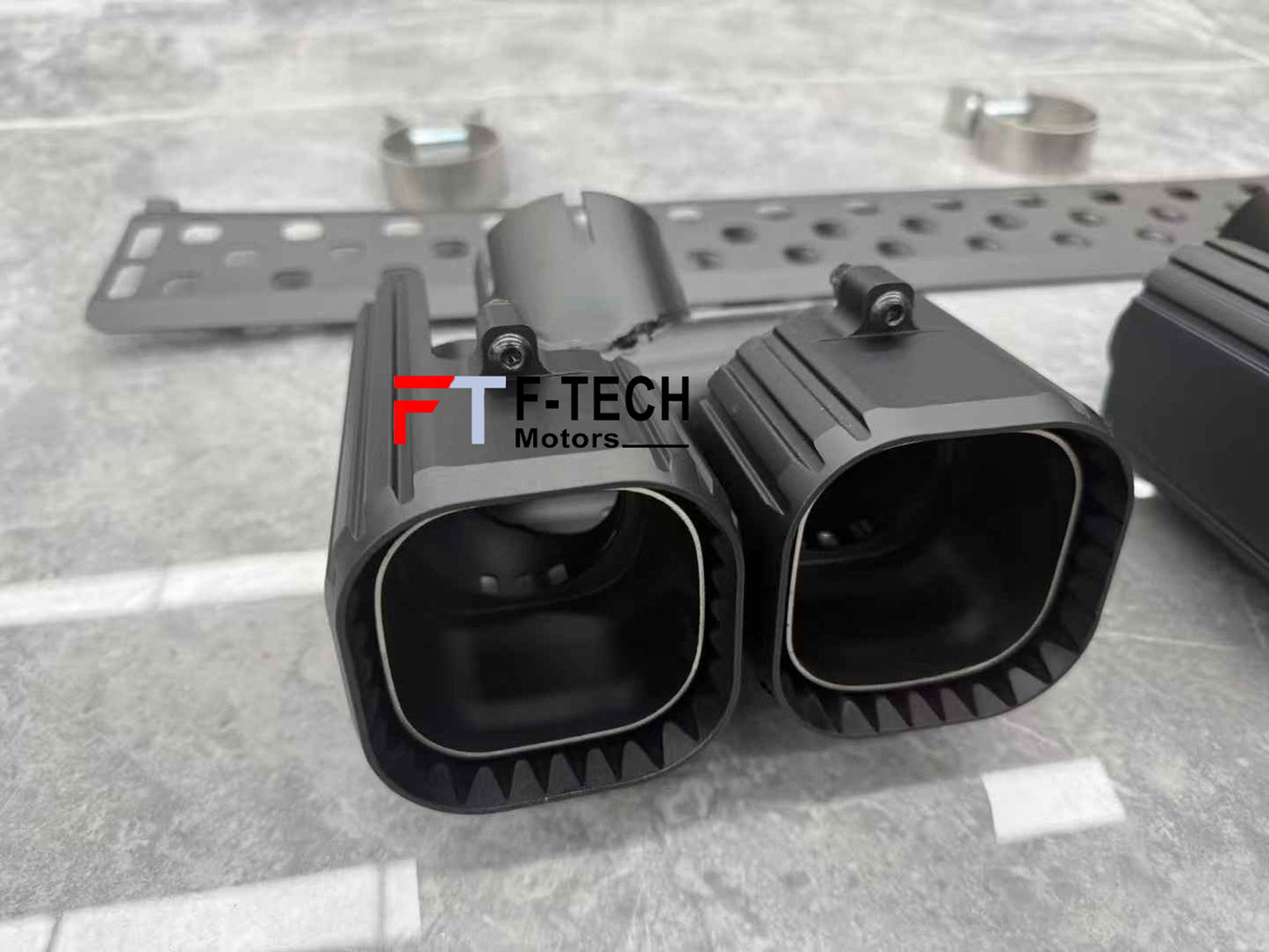 Exhaust Tips & Center Lower Mesh For Land Rover Defender L663 2020 - 2025