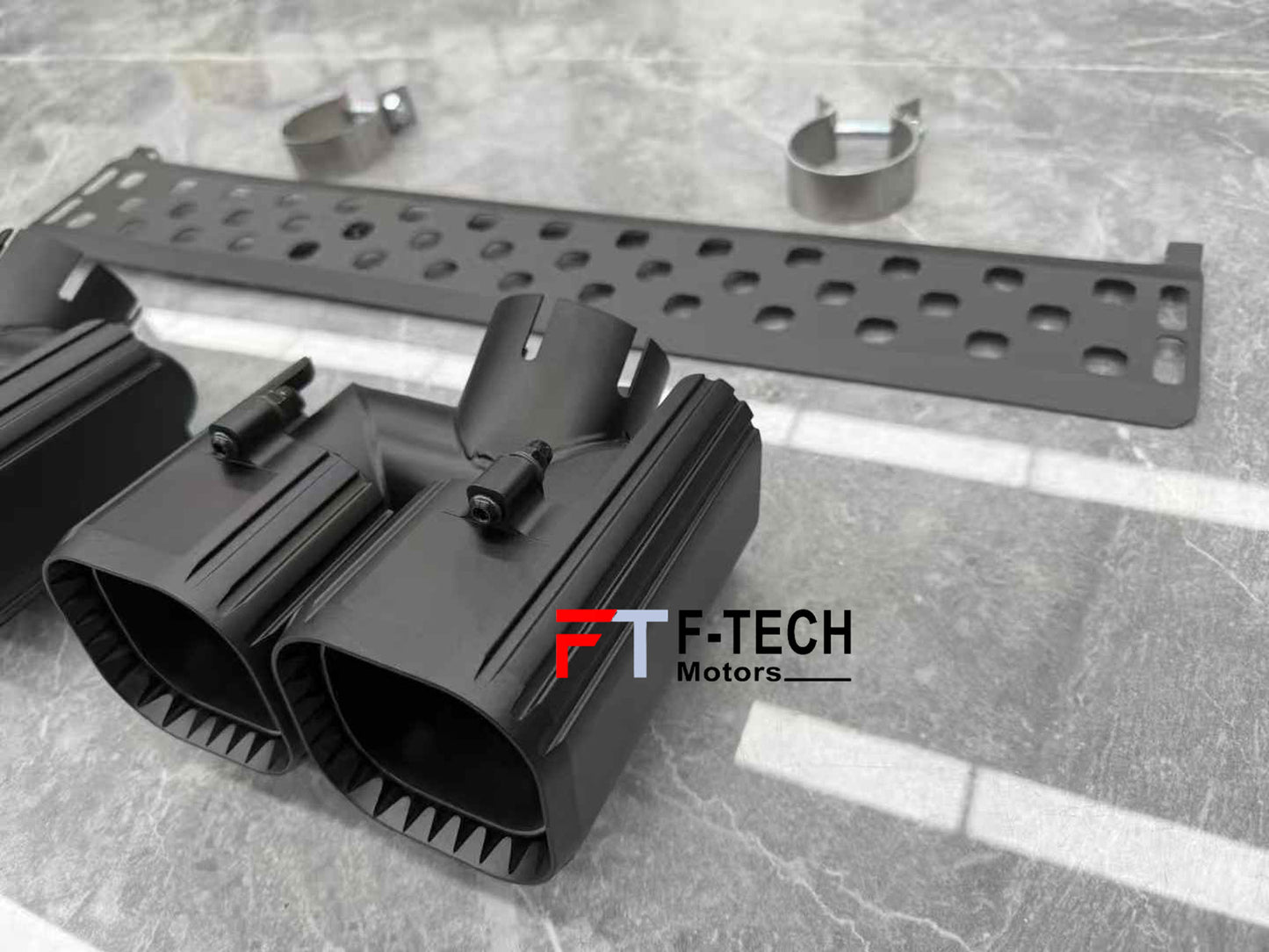 Exhaust Tips & Center Lower Mesh For Land Rover Defender L663 2020 - 2025