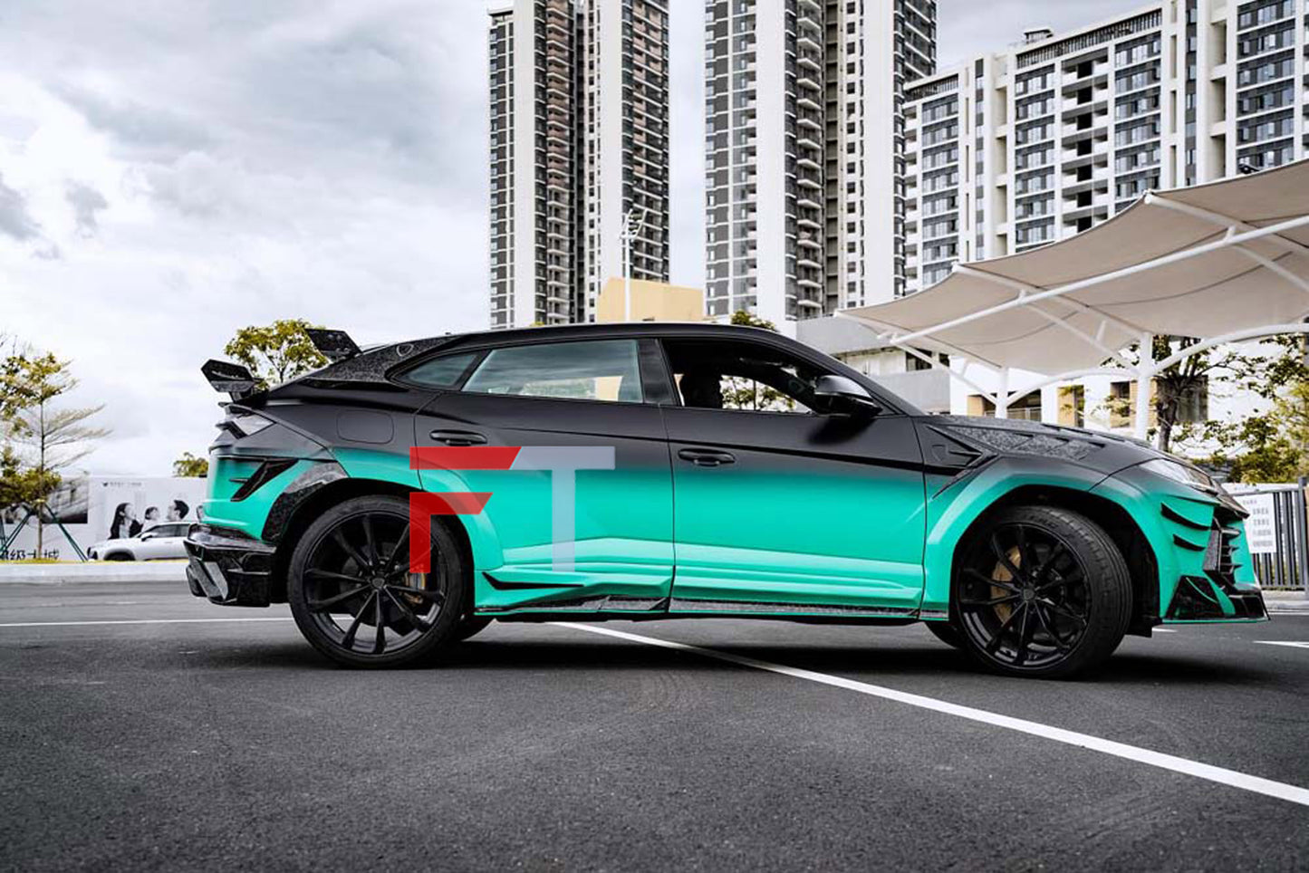 Forged carbon fiber wide body kit for Lamborghini Urus 2024+