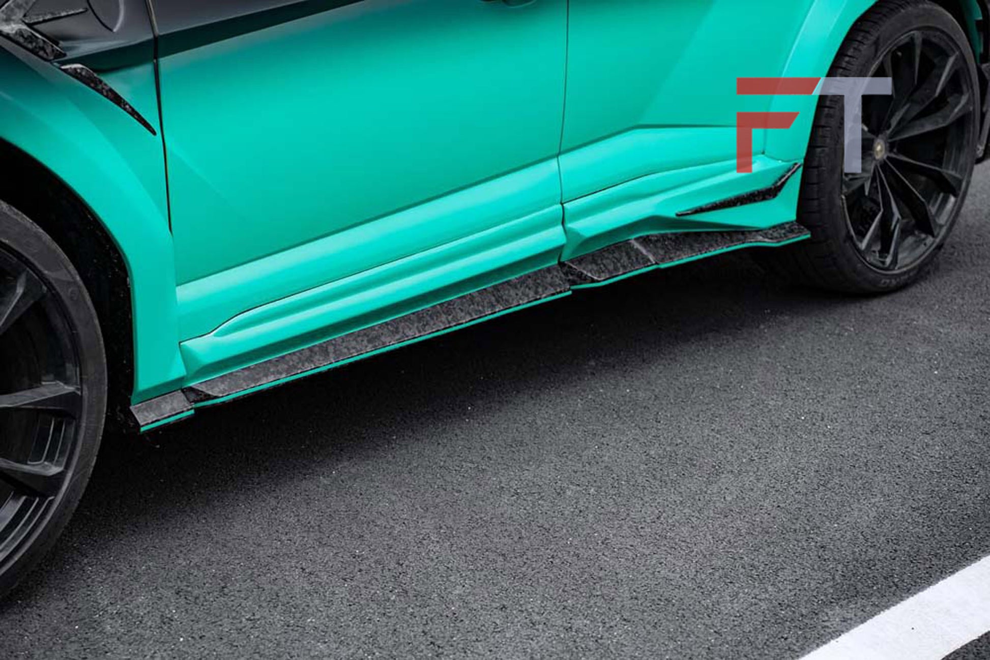 Forged carbon fiber wide body kit for Lamborghini Urus 2024+