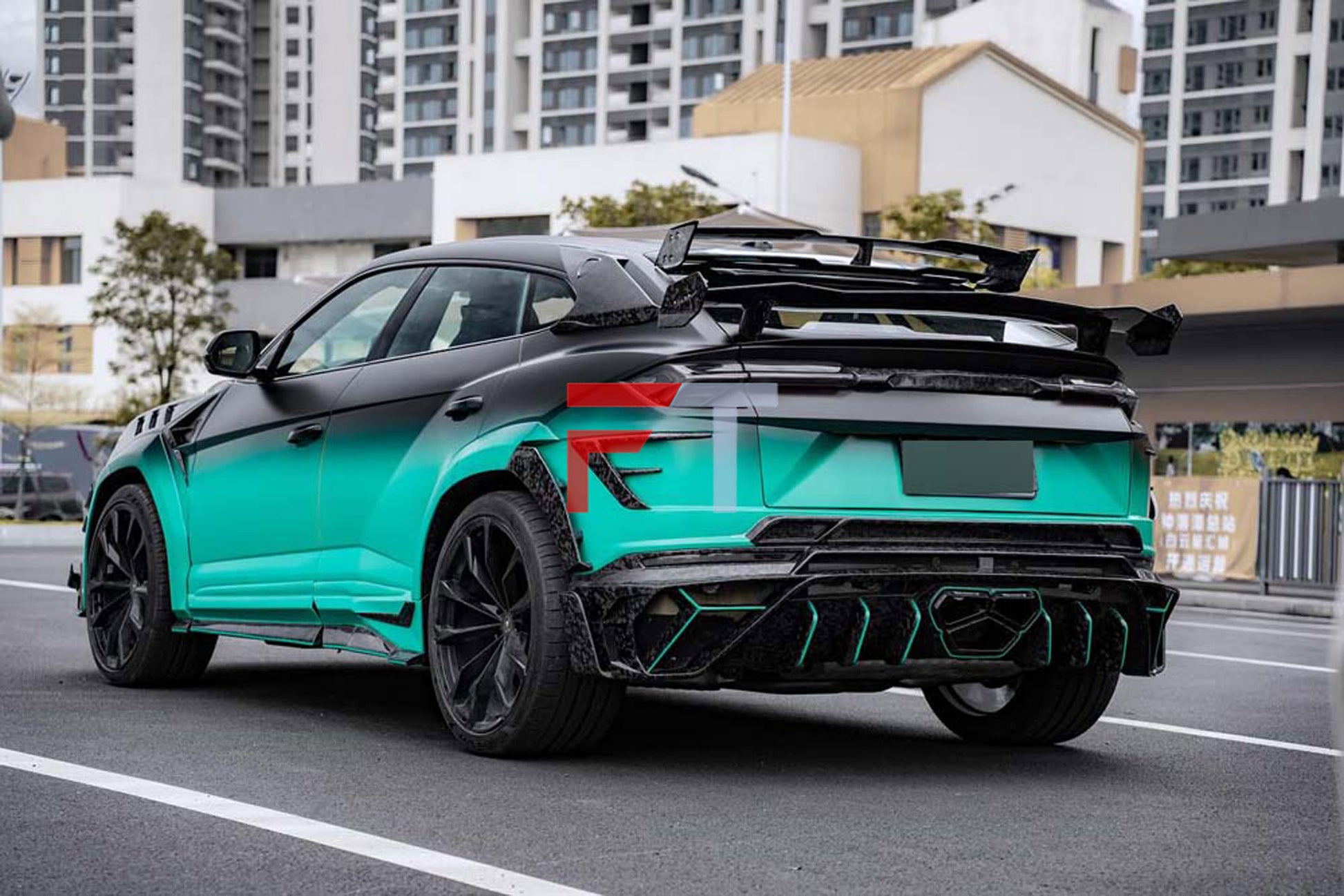 Forged carbon fiber wide body kit for Lamborghini Urus 2024+