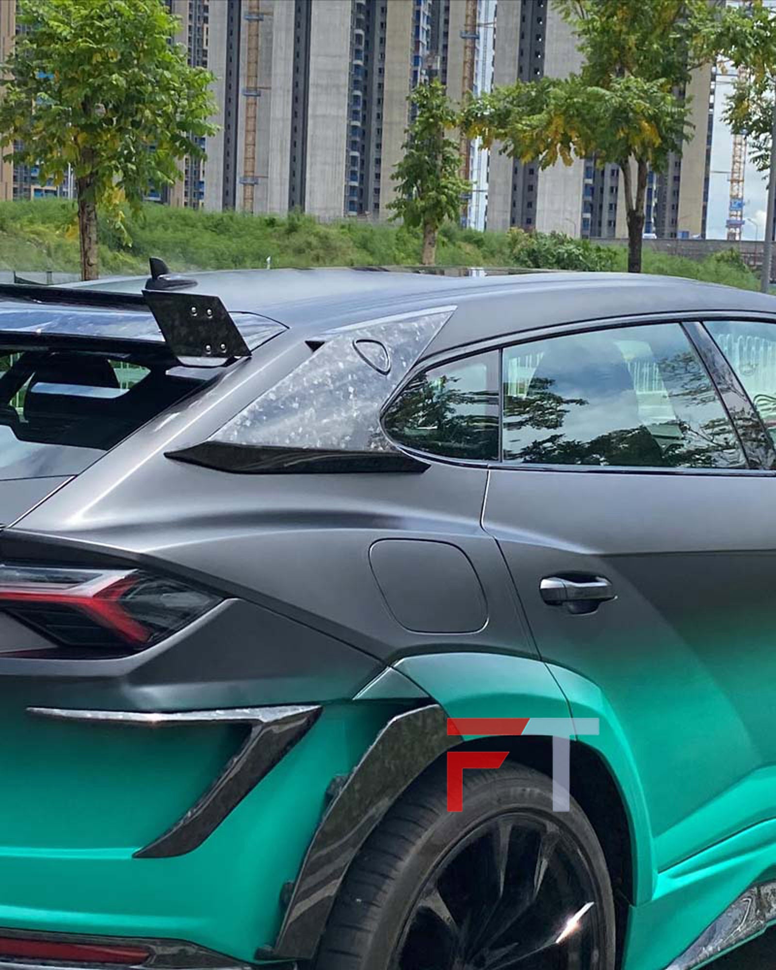 Forged carbon fiber wide body kit for Lamborghini Urus 2024+