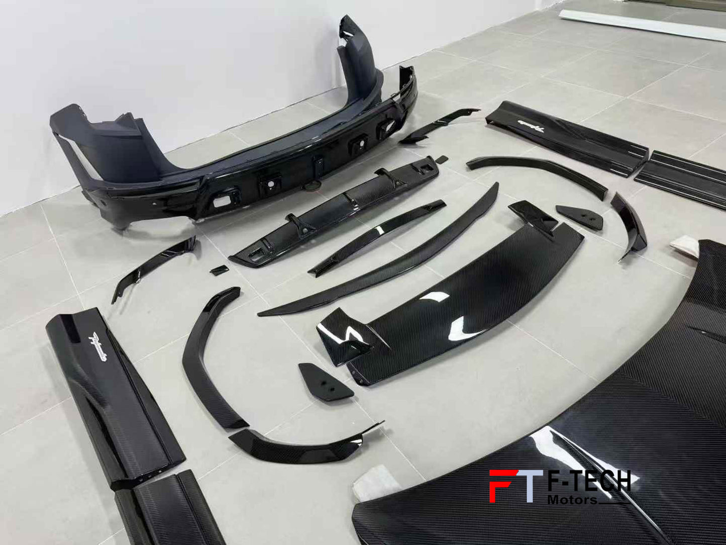 2024 Performante Conversion Carbon Fiber Body Kit for Lamborghini Urus 2018 - 2023