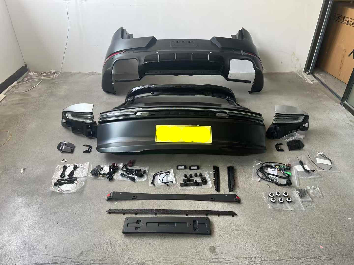 2023+ Porsche Cayenne conversion body kit for Porsche Cayenne 2011 - 2014