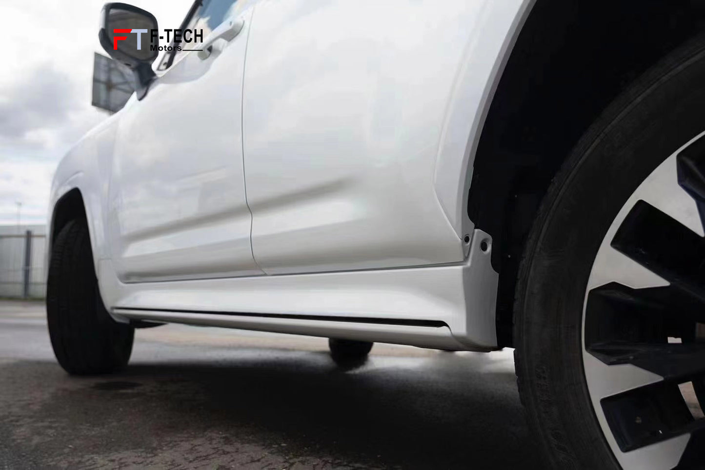 Electric Side Step Bars Deployable Running Boards for Toyota Land Cruiser LC300 2021+