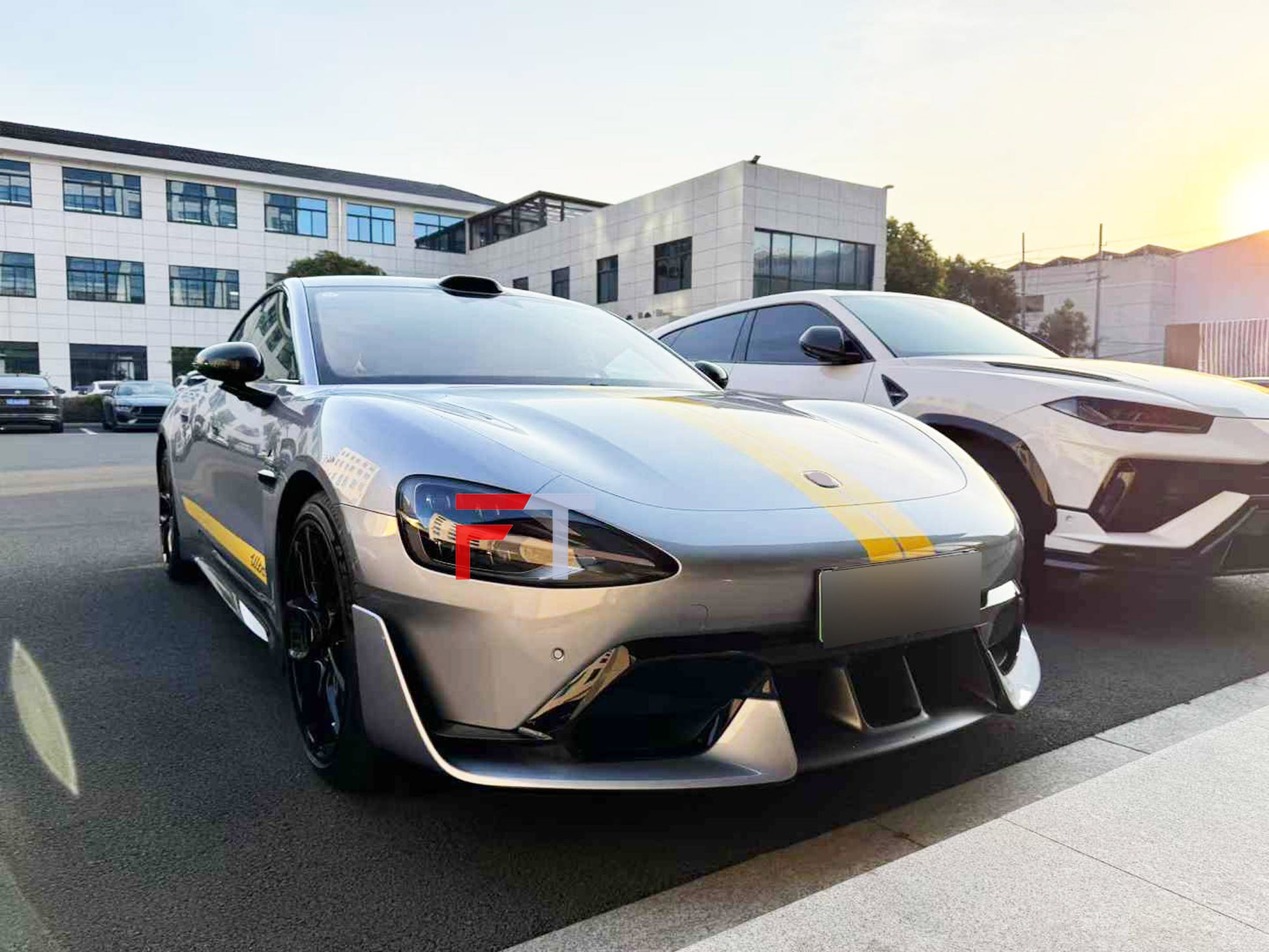 Body kit for Xiaomi SU7 2023+ Ultra Style Front Bumper Front Lip Spoiler