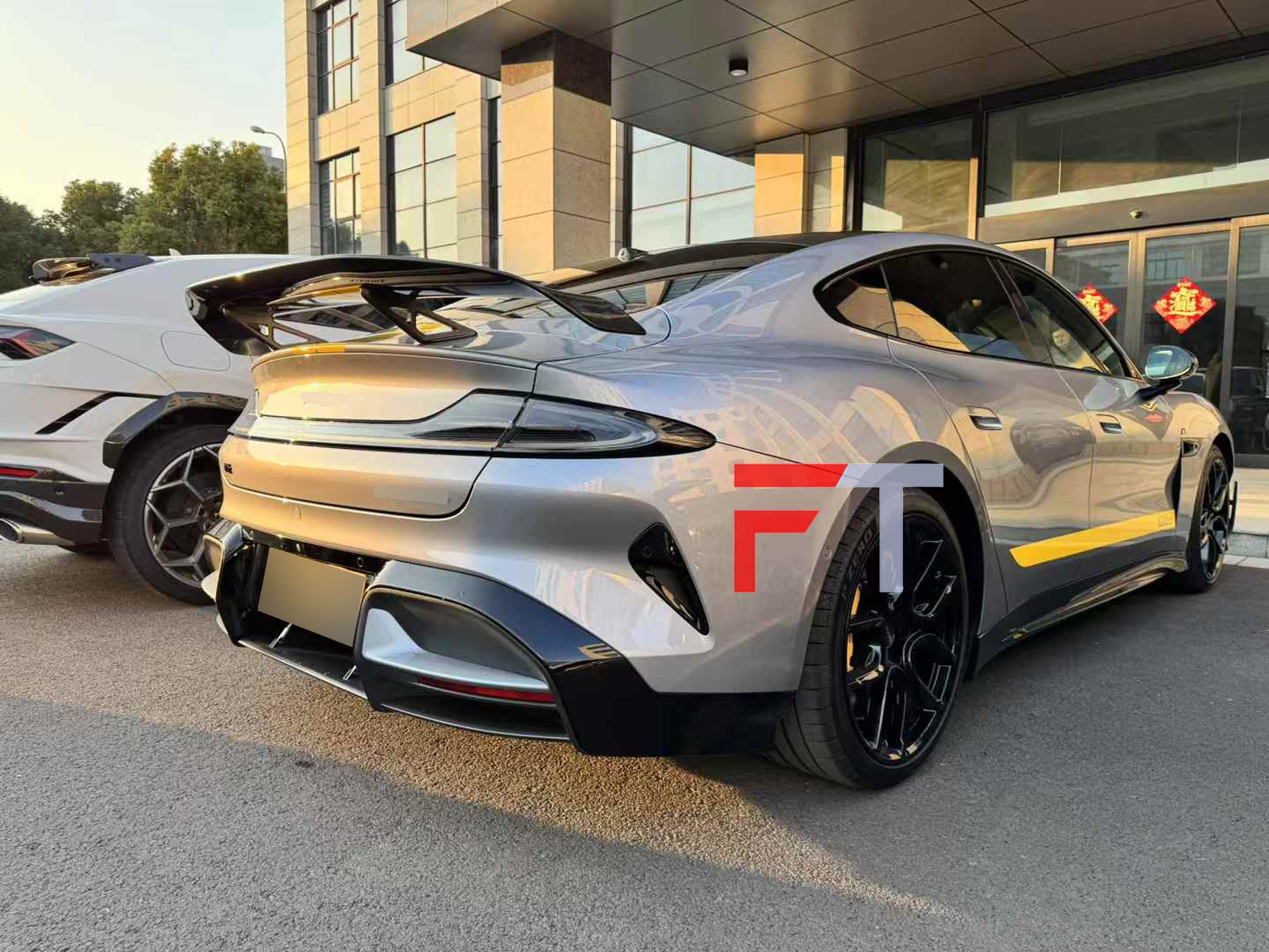 Body kit for Xiaomi SU7 2023+ Ultra Style Front Bumper Front Lip Spoiler
