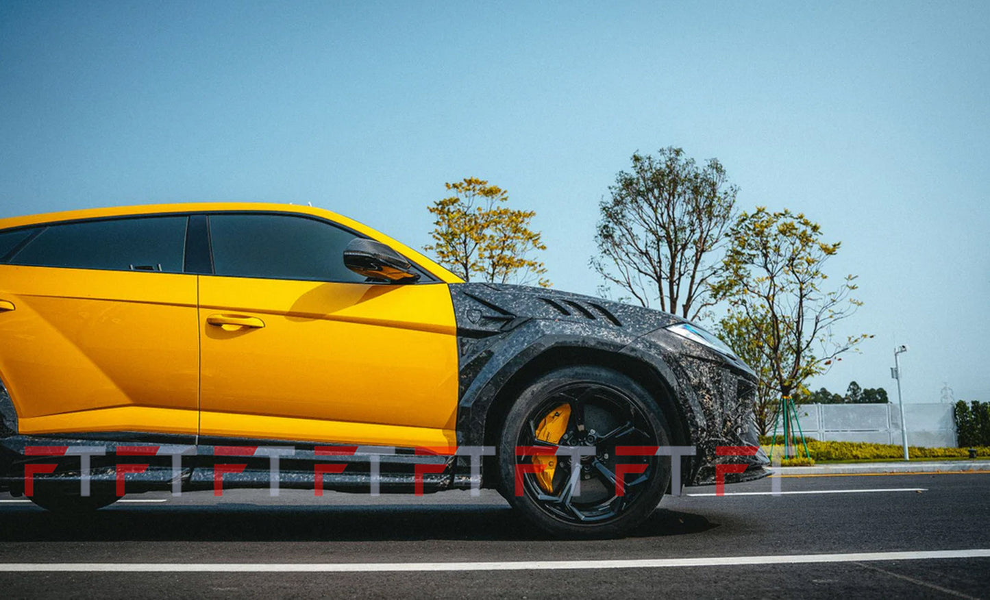Venatus-forged-carbon-bodykit-Lamborghini-Urus-2017-2022