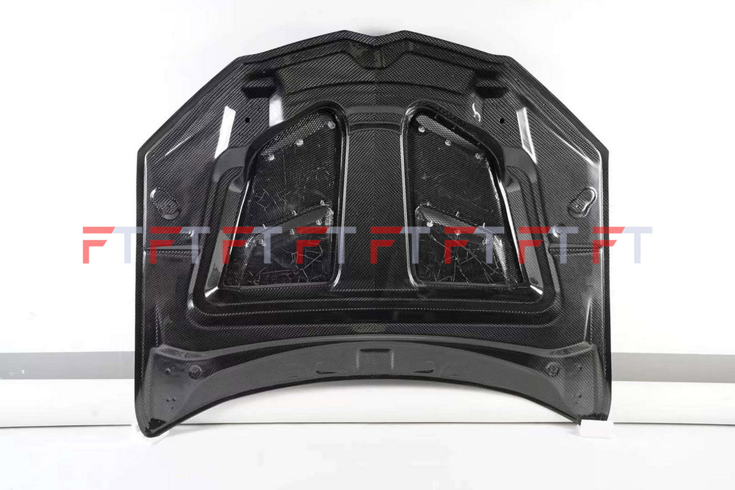 Venatus-forged-carbon-bodykit-Lamborghini-Urus-2017-2022