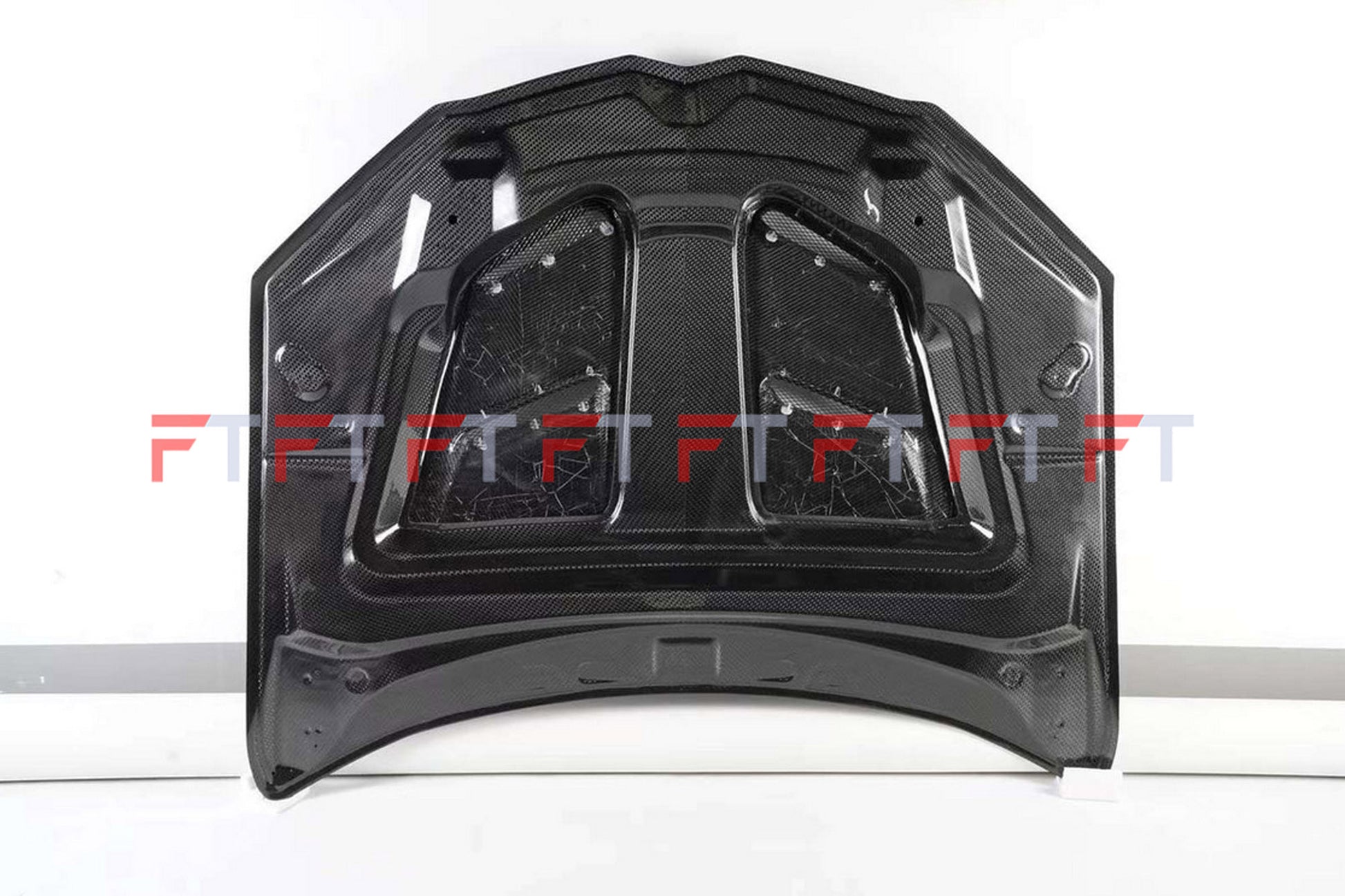 Venatus-forged-carbon-bodykit-Lamborghini-Urus-2017-2022