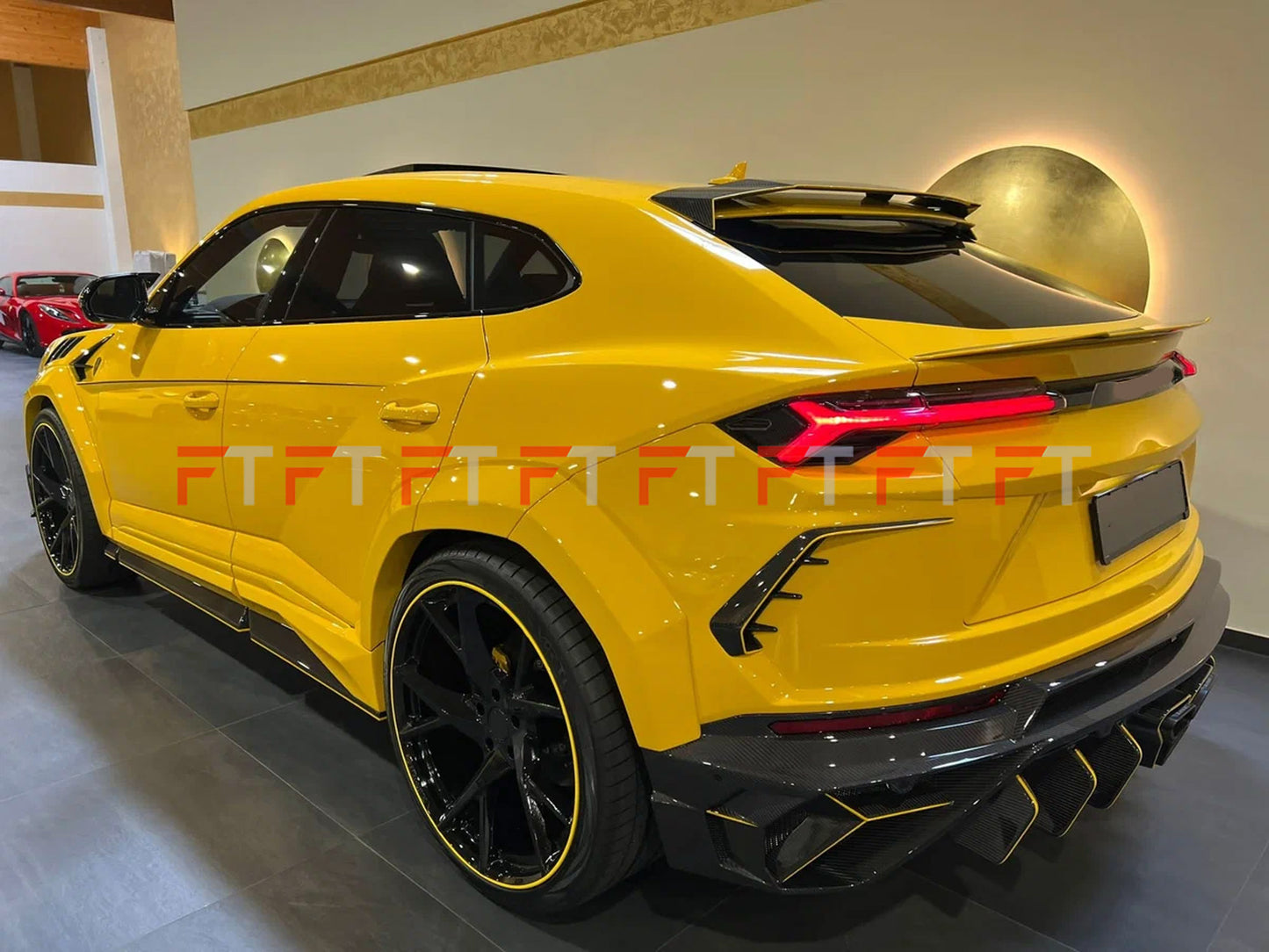 Venatus-forged-carbon-bodykit-Lamborghini-Urus-2017-2022