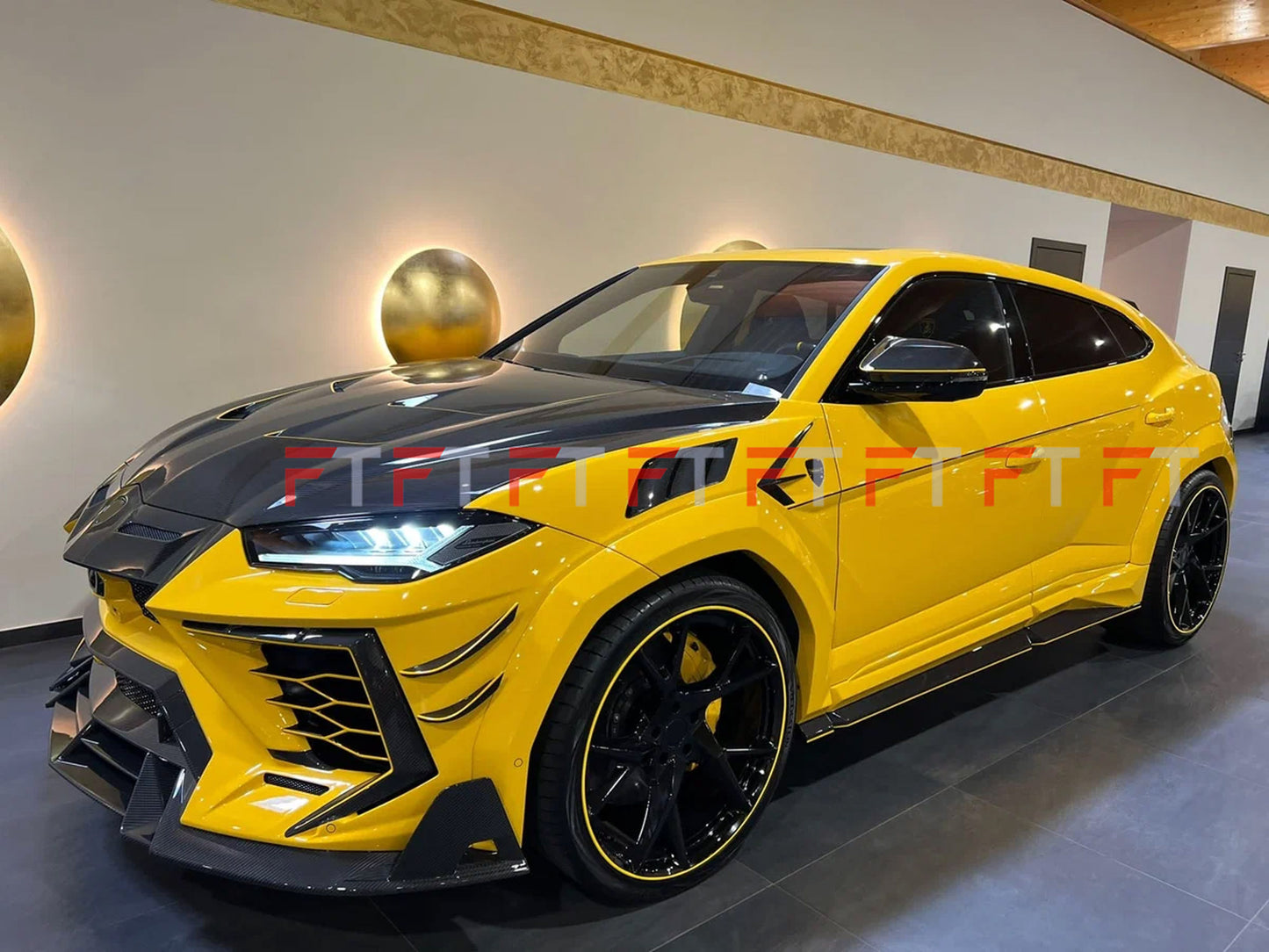 Venatus-forged-carbon-bodykit-Lamborghini-Urus-2017-2022