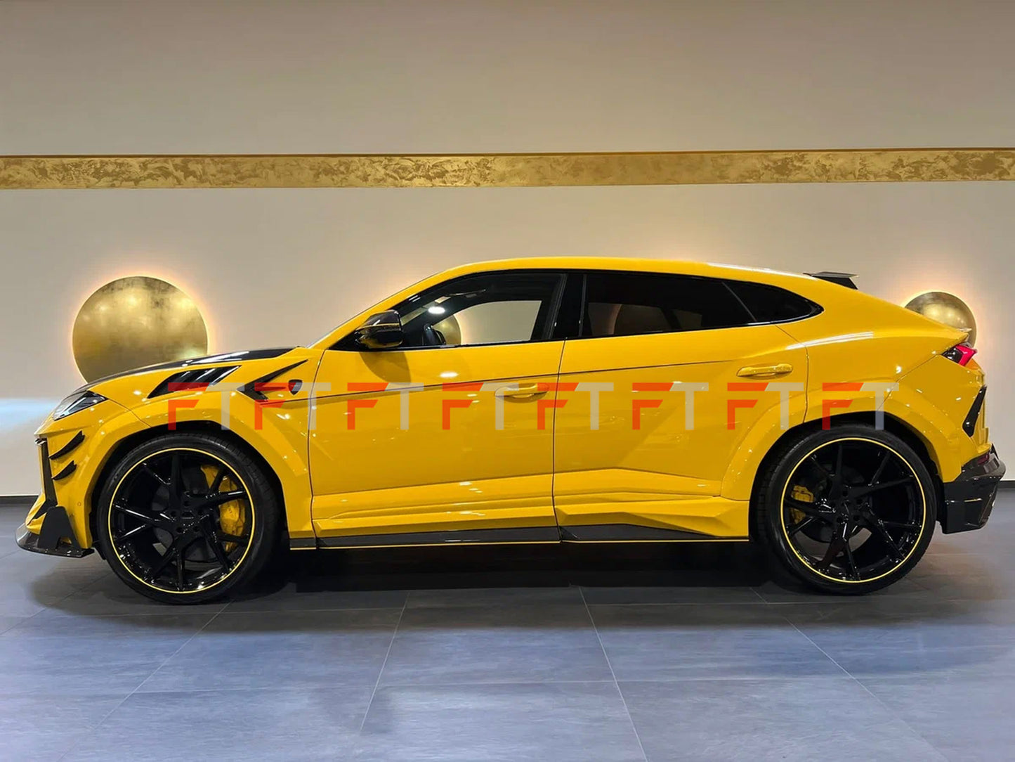 Venatus-forged-carbon-bodykit-Lamborghini-Urus-2017-2022