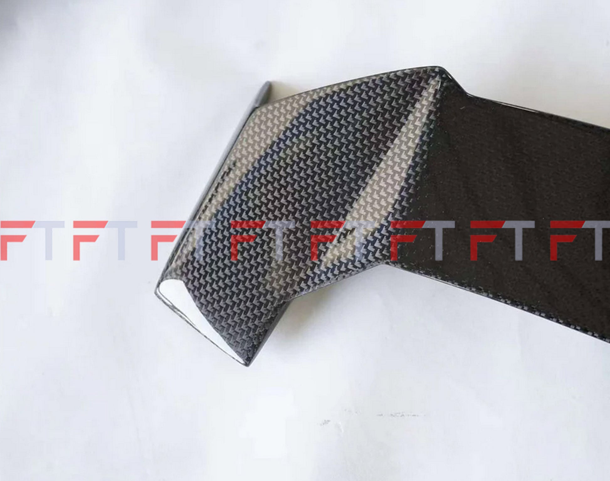 Venatus-forged-carbon-bodykit-Lamborghini-Urus-2017-2022