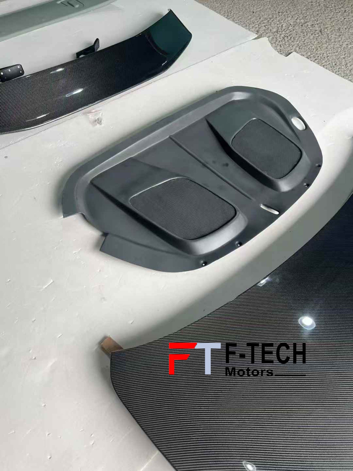 Carbon Fiber Hood Bonnet for Xiaomi SU7 2023+ Ultra Style