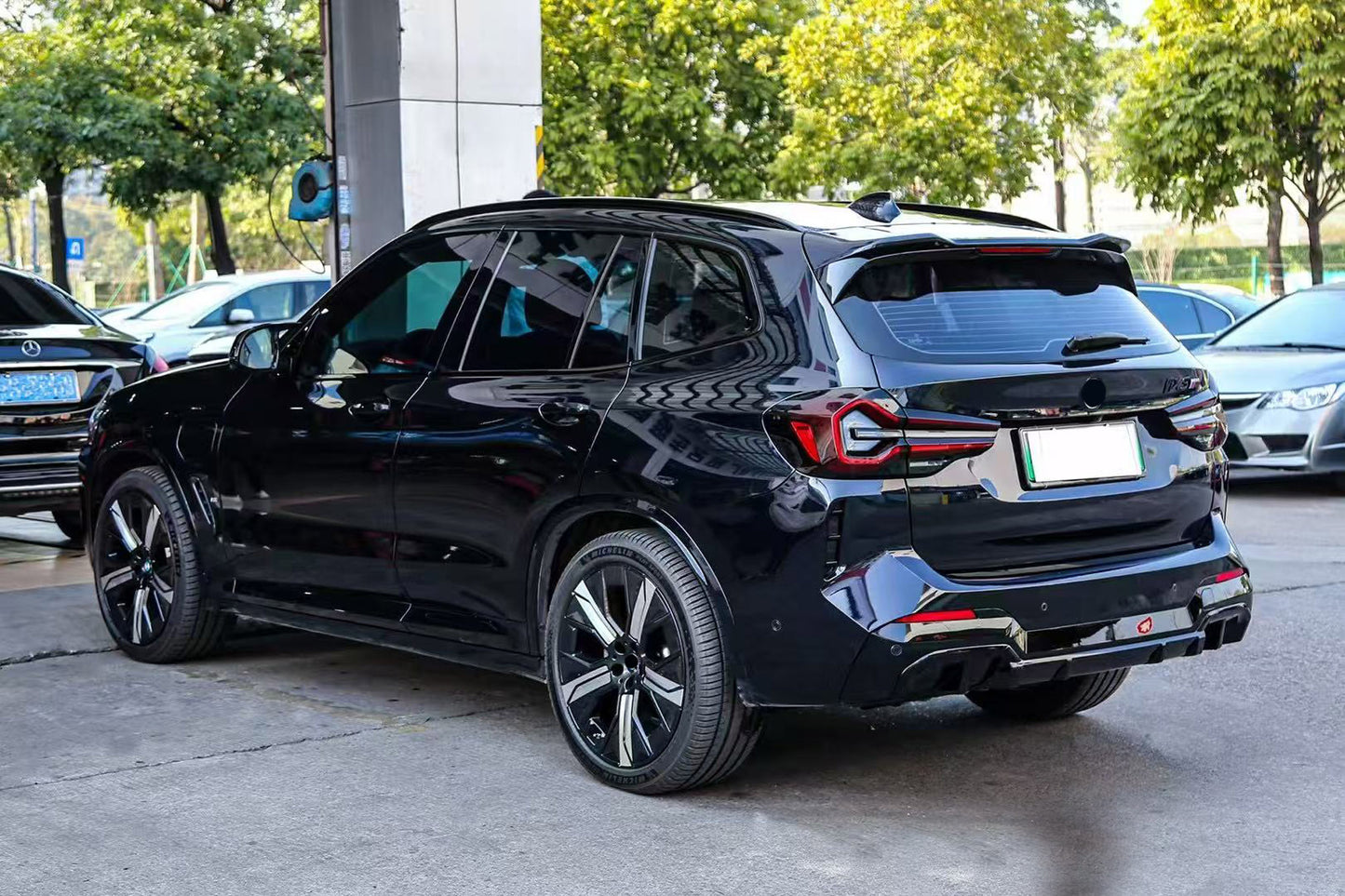 bmw-x3m-style-bodykit-for-bmw-Ix3-g08_8