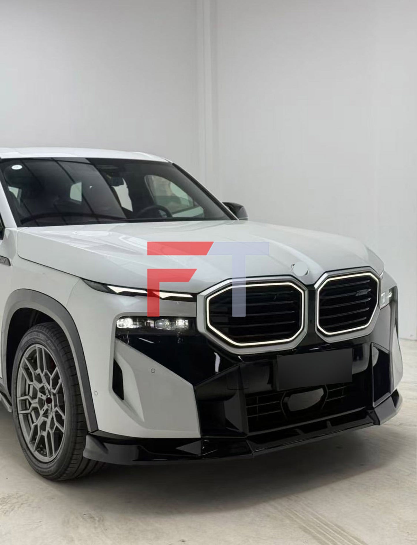 Gloss Black Body Kit for BMW XM G09 2023+ Front Lip Side Skirts Rear Diffuser Roof Spoiler Maxton