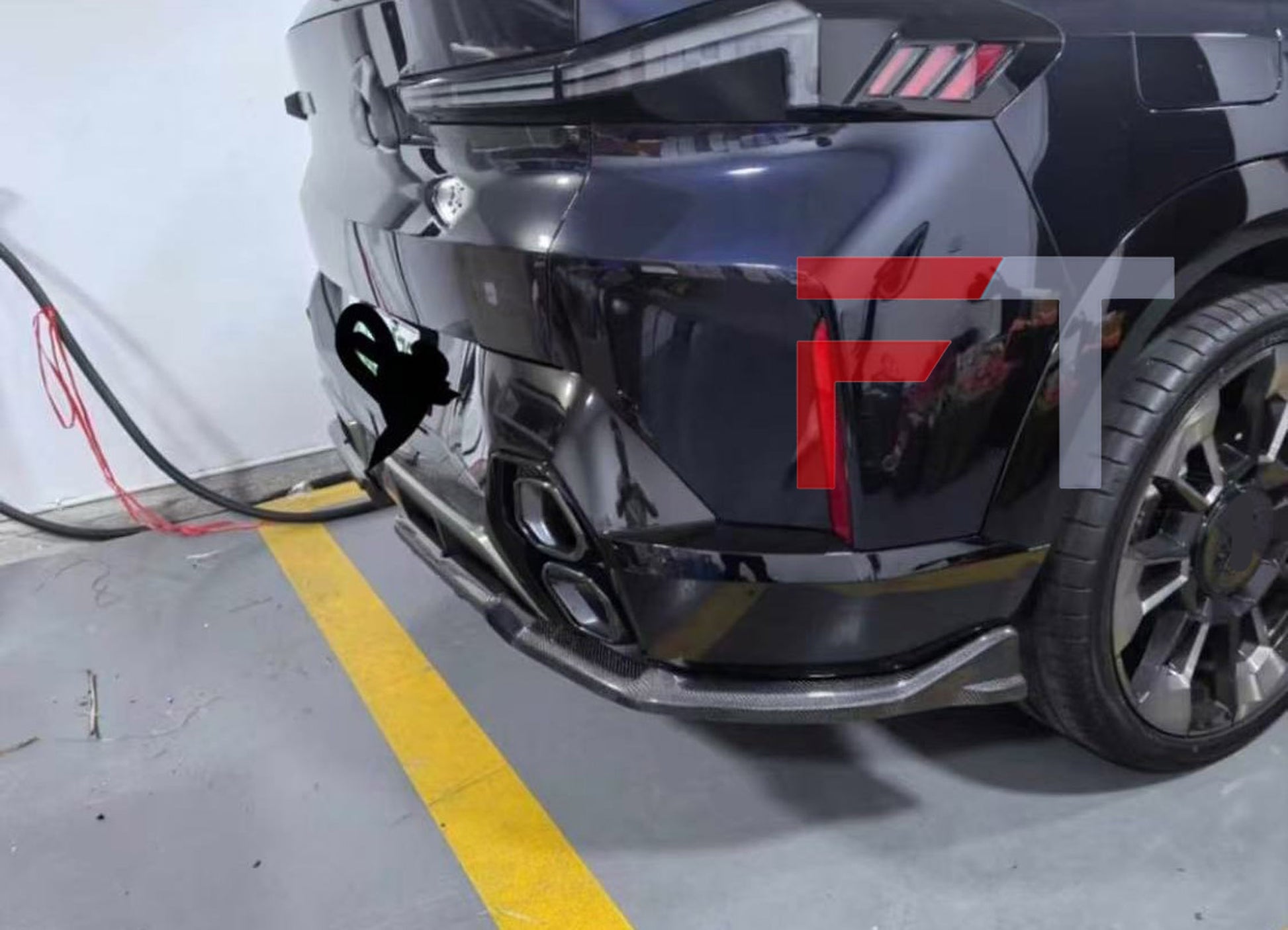 Gloss Black Body Kit for BMW XM G09 2023+ Front Lip Side Skirts Rear Diffuser Roof Spoiler