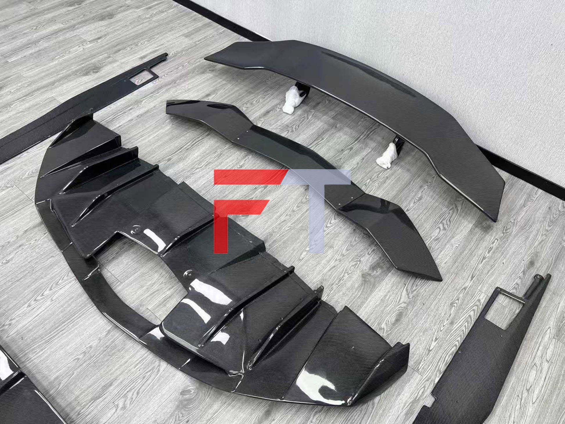 Carbon Fiber Body Kit For Lamborghini Aventador LP700 2011 - 2016 DMC
