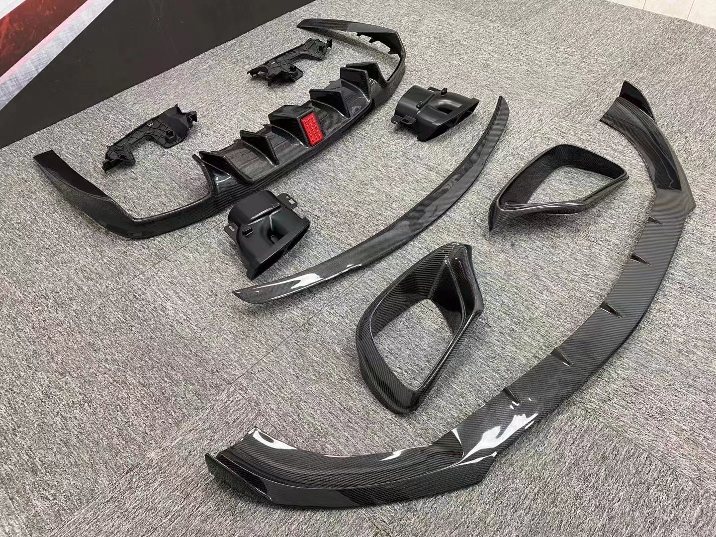 Carbon fiber body kit for Mercedes Benz E-class W213 E63 AMG 2017-2023