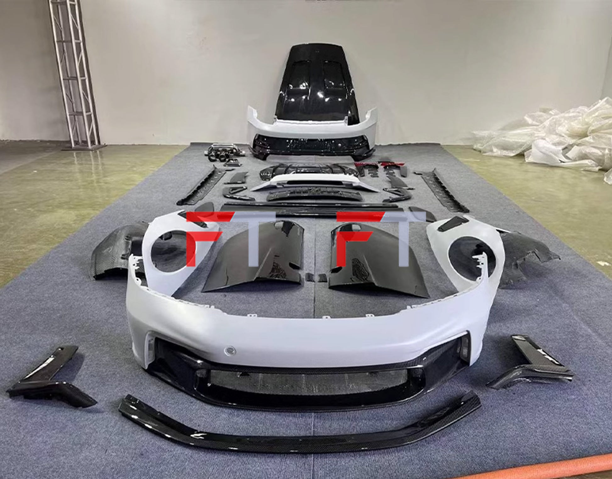 Dry carbon fiber GT3 RS style body kit for Porsche 911 992.1 Carrera S 2019 - 2024