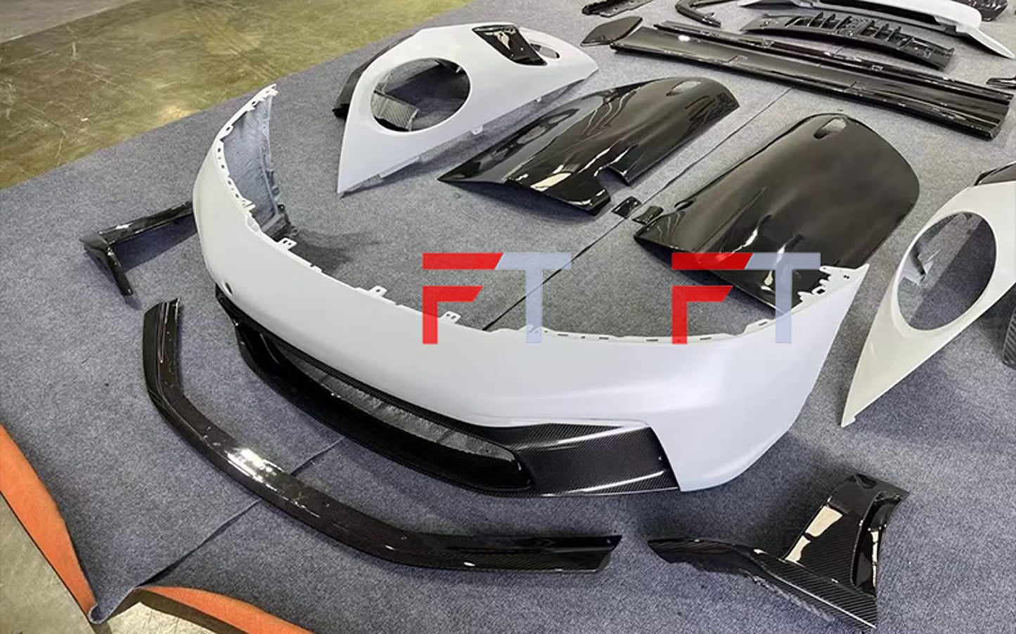 Dry carbon fiber GT3 RS style body kit for Porsche 911 992.1 Carrera S 2019 - 2024