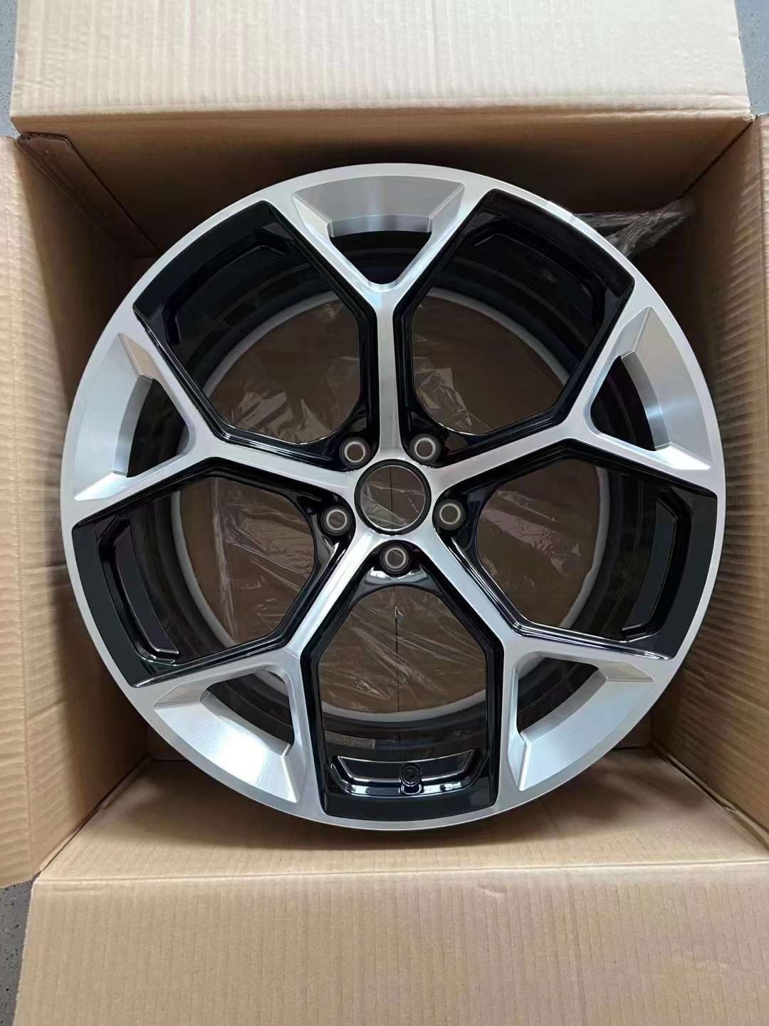Monoblock Custom Forged Alloy Rims fits Audi RS3 RS4 RS5 RS7 R8 A5 A6 A7 A8 TT e-tron Sportback GT Q4 Q5 Q7 Q8 Q8 Sportback e-tron