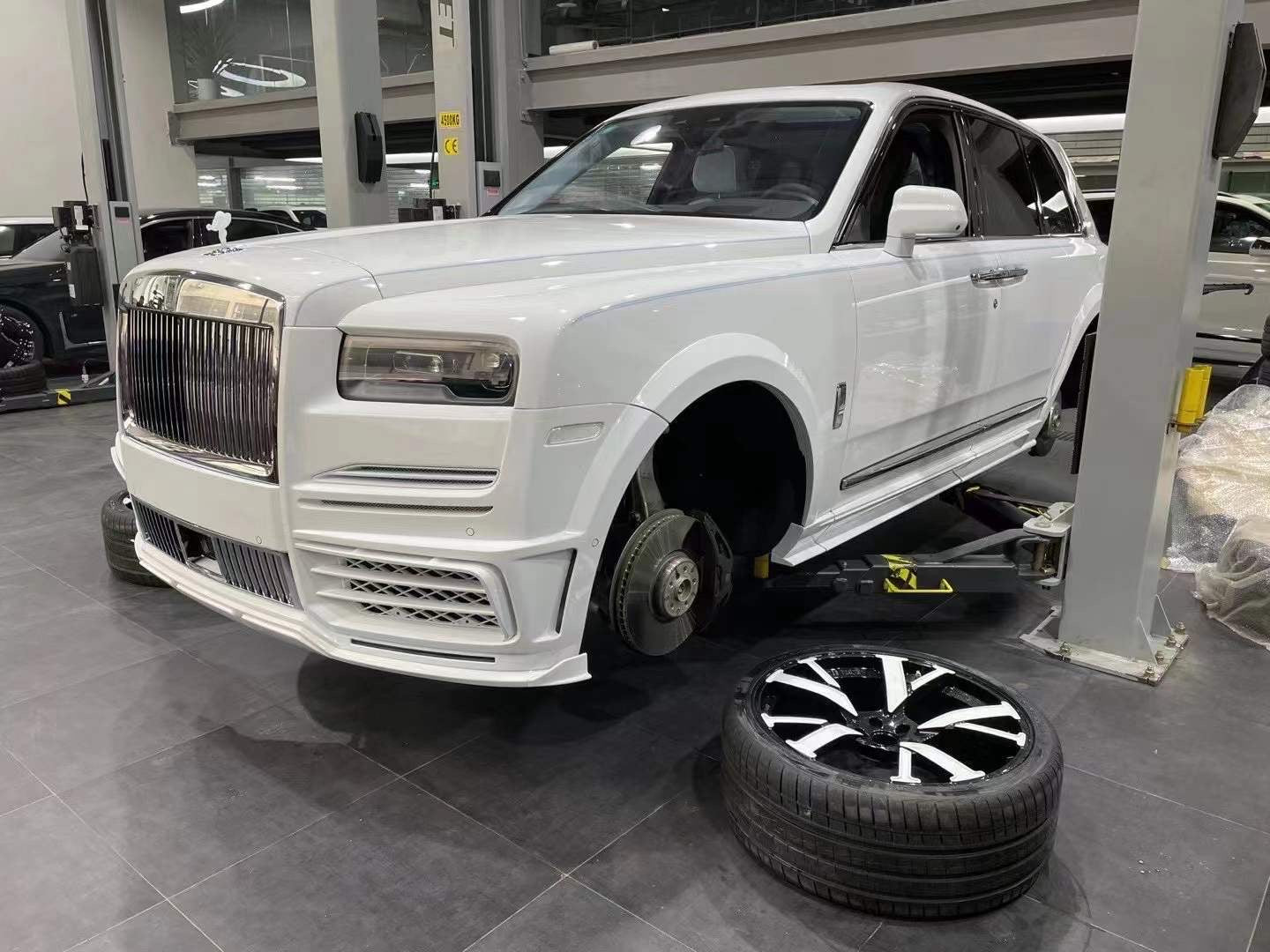 Dry carbon fiber full conversion body kit fit Rolls Royce Cullinan 2018UP MSY Style