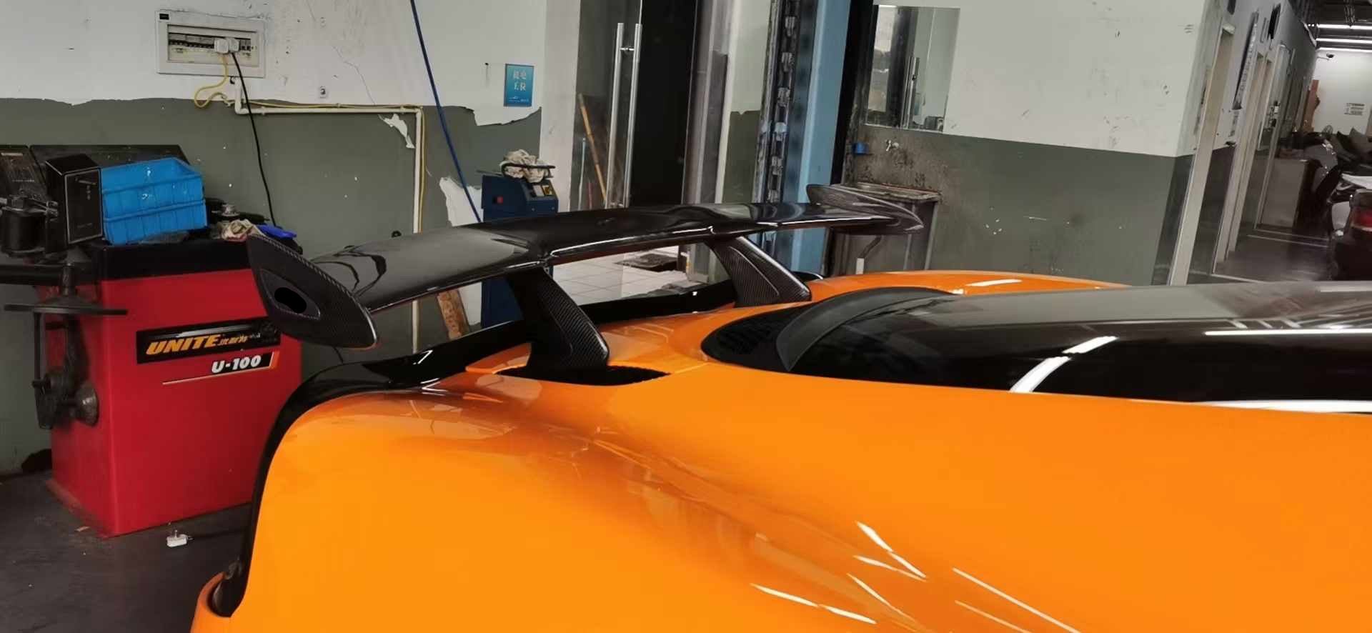 Dry carbon rear wing spoiler Mclaren 570S  2016-2021