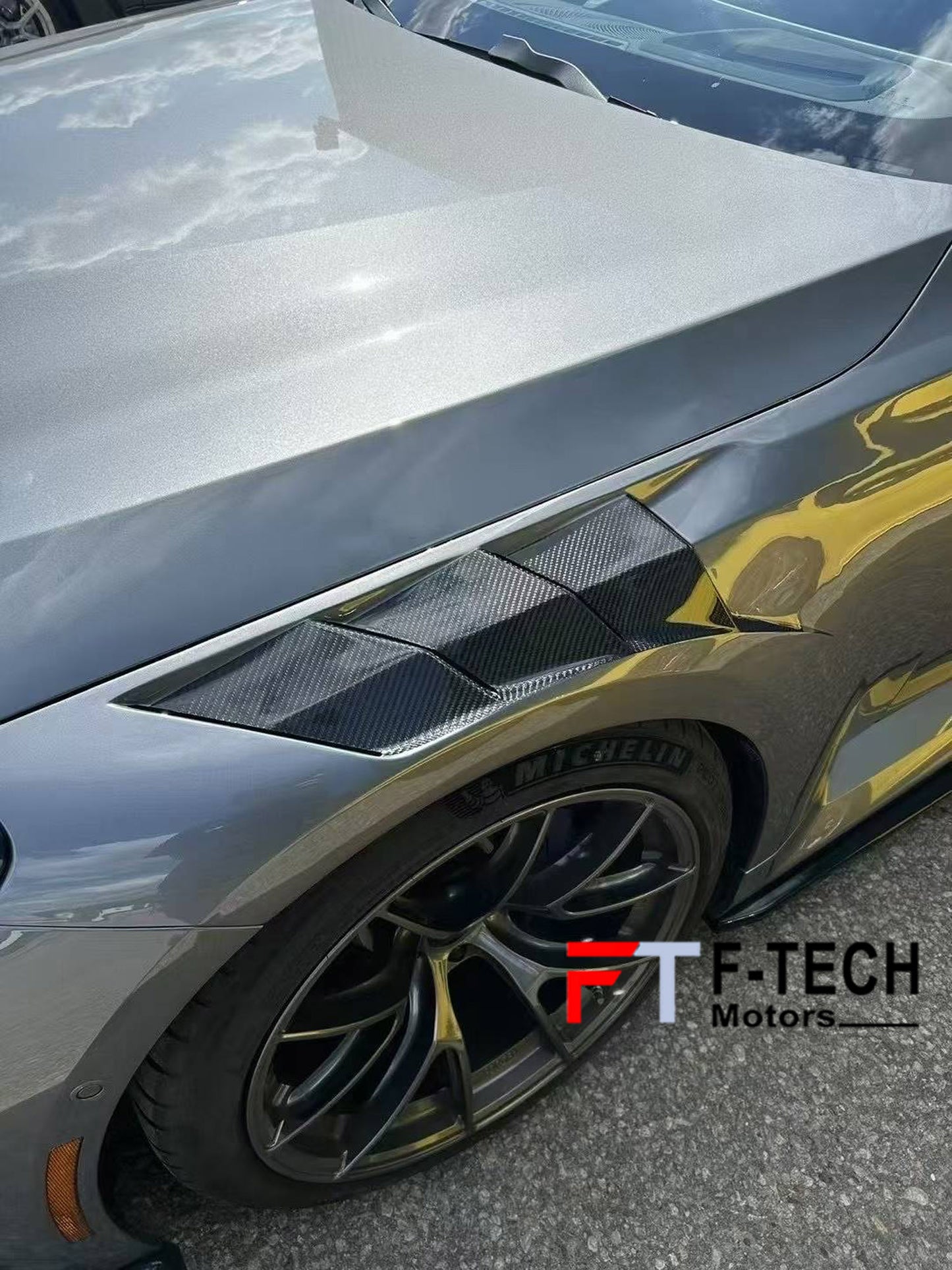 Carbon Fiber Front Fenders With Vents For BMW M2 G87 2023+