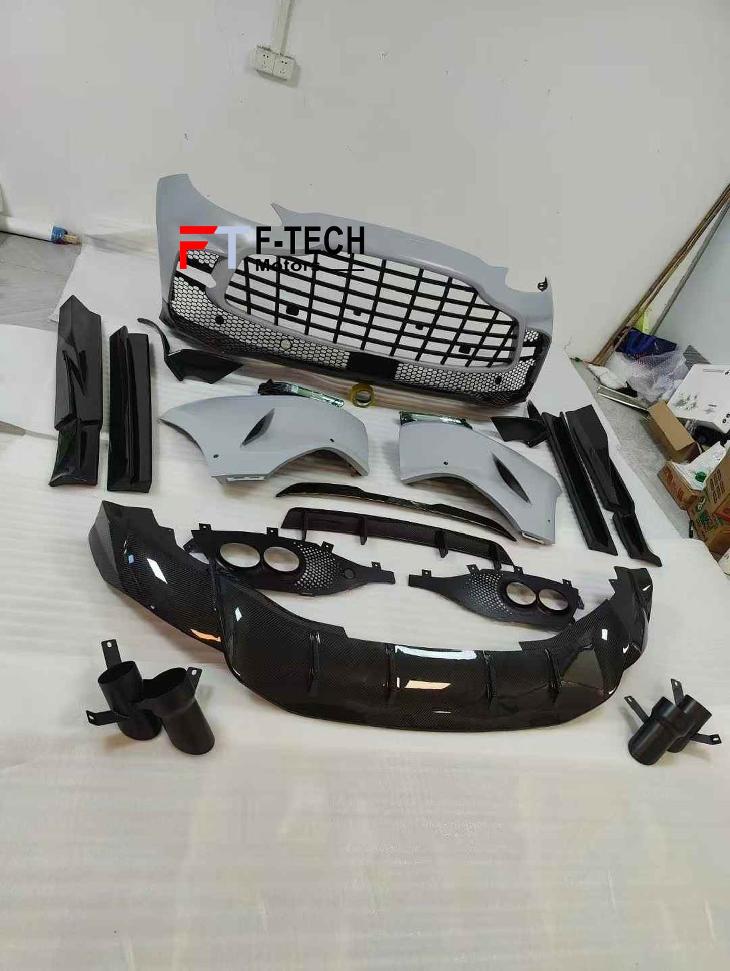 Conversion Upgrade Dry Carbon FIber Body Kit For Aston Martin DBX 707 2020+