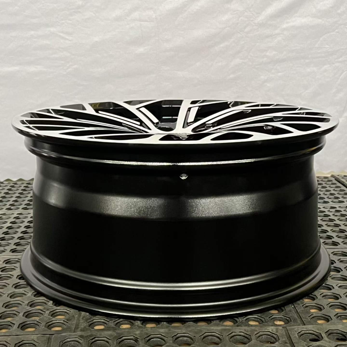 Forged Wheels Rims 18 19 20 21 22 23 24 26 inch For Audi Q2 Q3 Q4 Q5 Q6 Q7 Q8 SQ2 SQ5 SQ6 SQ7 SQ8 RSQ3 RSQ5 RSQ6 RSQ8