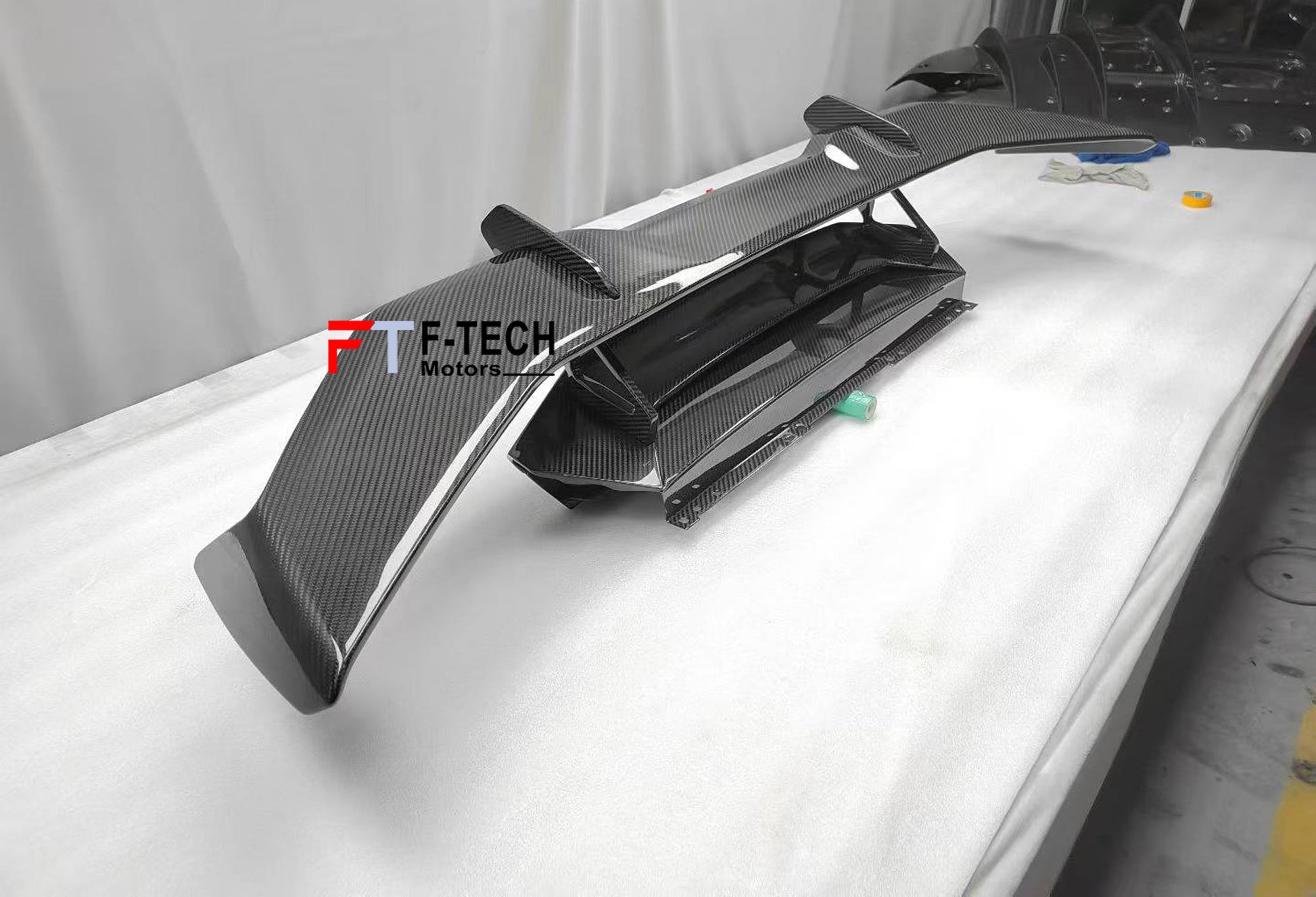 Authentic Aulena Dry Carbon Fiber Rear Wing Spoiler For Lamborghini Huracan Evo 2019+