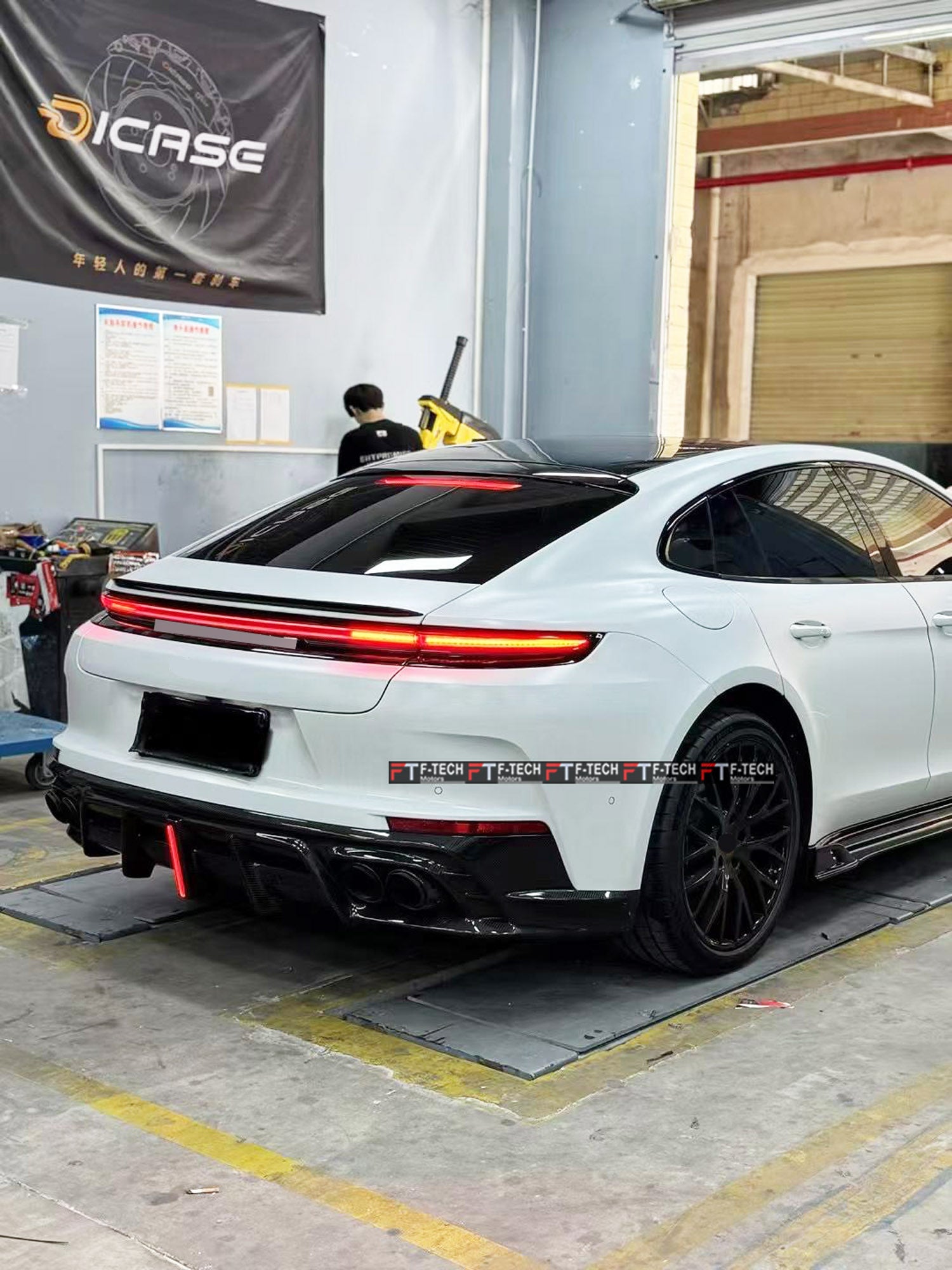 Dry Carbon Body Kit For Porsche Panamera 976 2024+