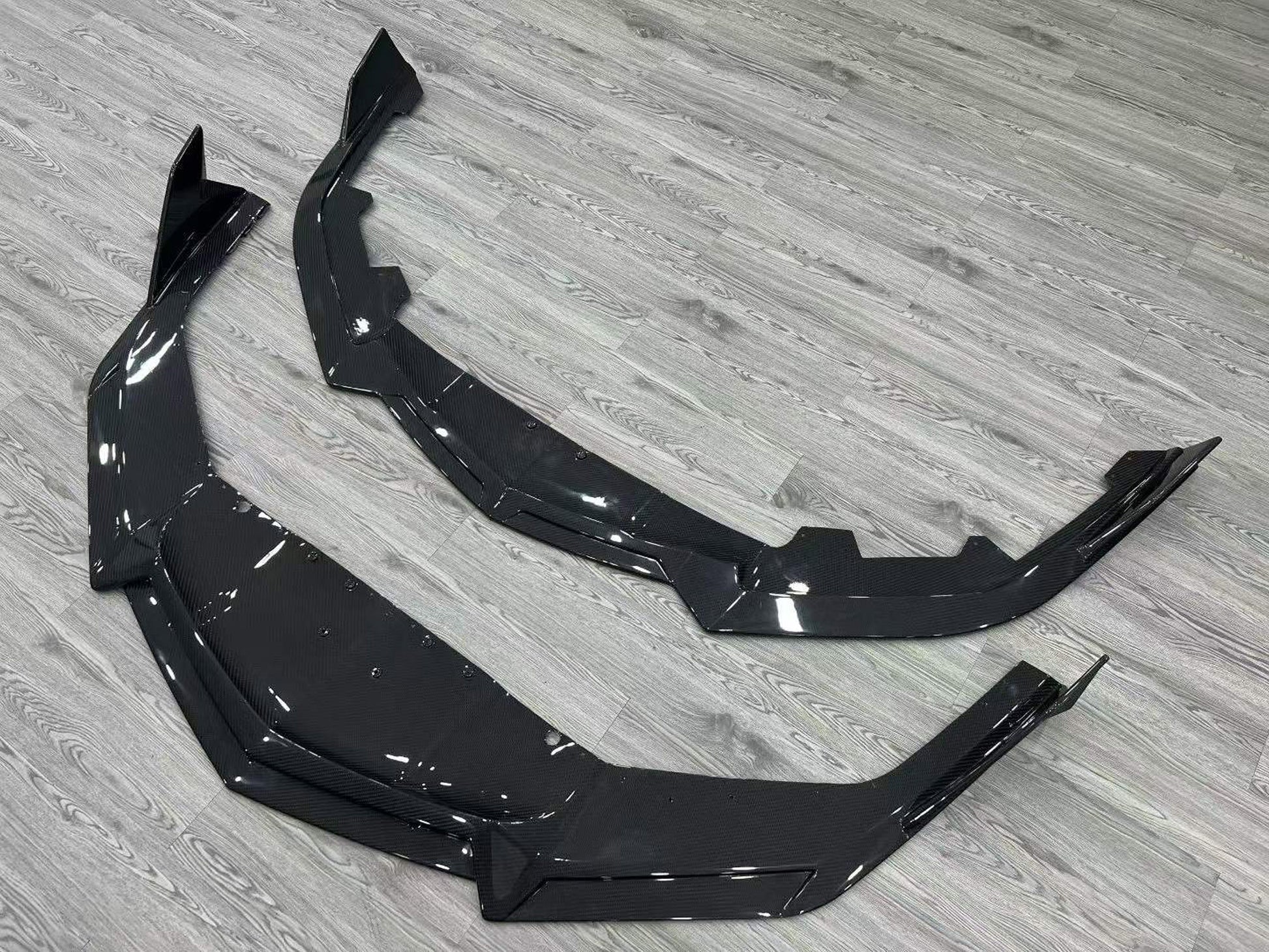 Dry Carbon Fiber Front Lip Spoiler Chin For Lamborghini Revuelto 2024+
Duke Style 1016 industries