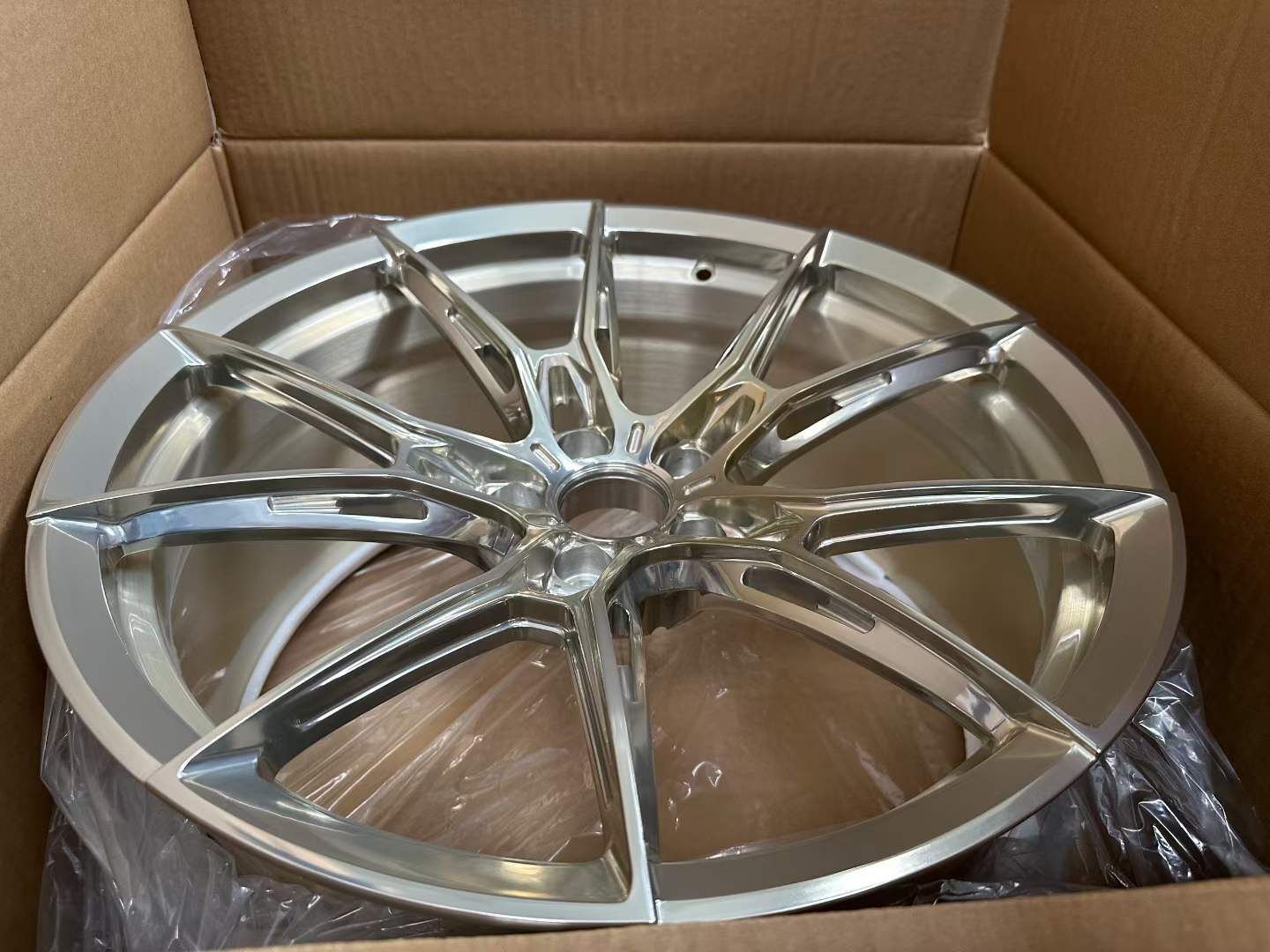 Custom Forged Wheels Rims 18 19 20 21 22 23 24 26 Inch For Lotus Emira