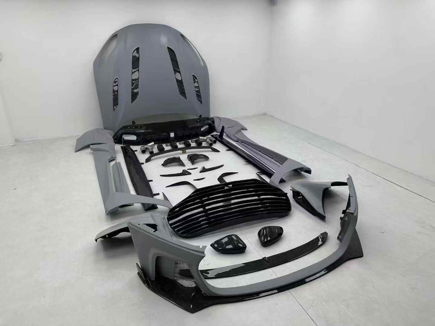 Forged Carbon Fiber Upgrade Body Kit For Aston Martin DB11 2016 - 2023 MSY