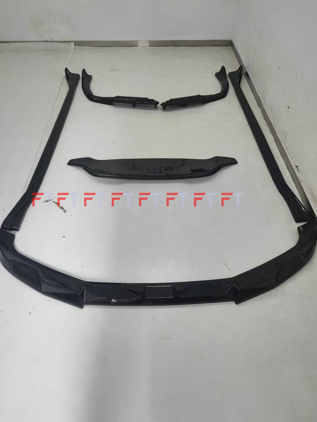 Gloss Black Body Kit for BMW XM G09 2023+ Front Lip Side Skirts Rear Diffuser Roof Spoiler