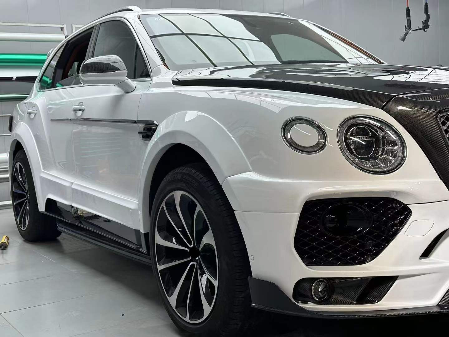 Carbon Fiber Wide Body Kit fits Bentley Bentayga 2015-2020 Mansory