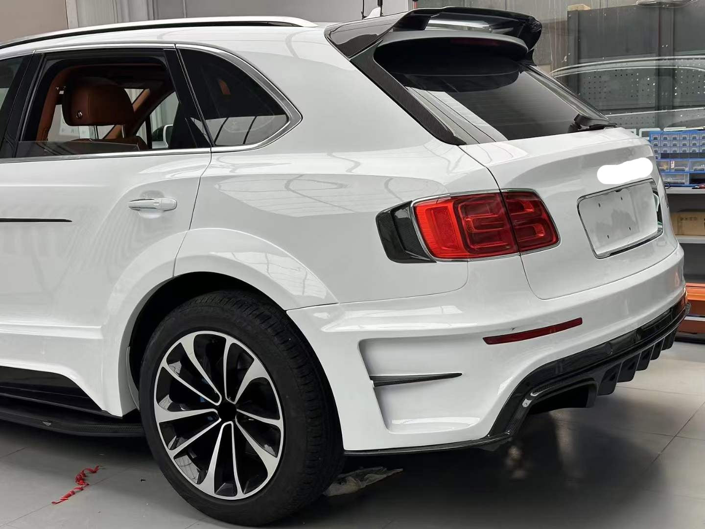 Carbon Fiber Wide Body Kit fits Bentley Bentayga 2015-2020 Mansory