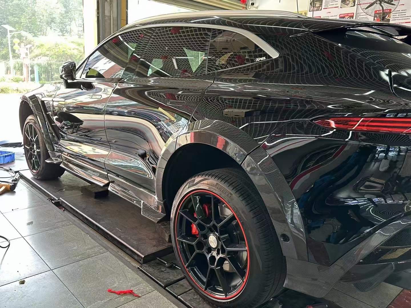 Dry carbon fiber body kit Mansory fit Aston Martin DBX 2020UP