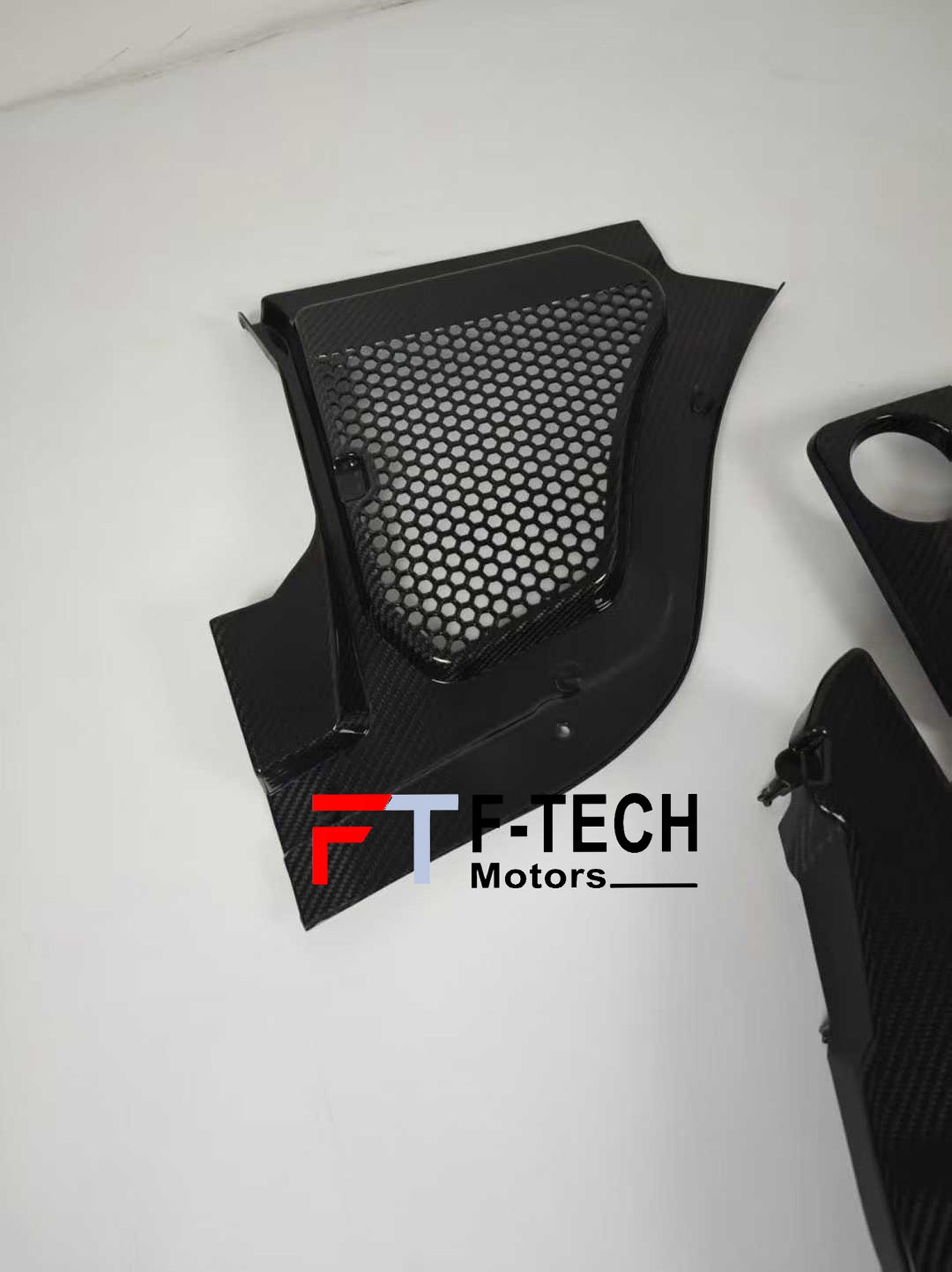 Carbon Fiber Engine Bay Covers For BMW M5 G90 G99 2024+
