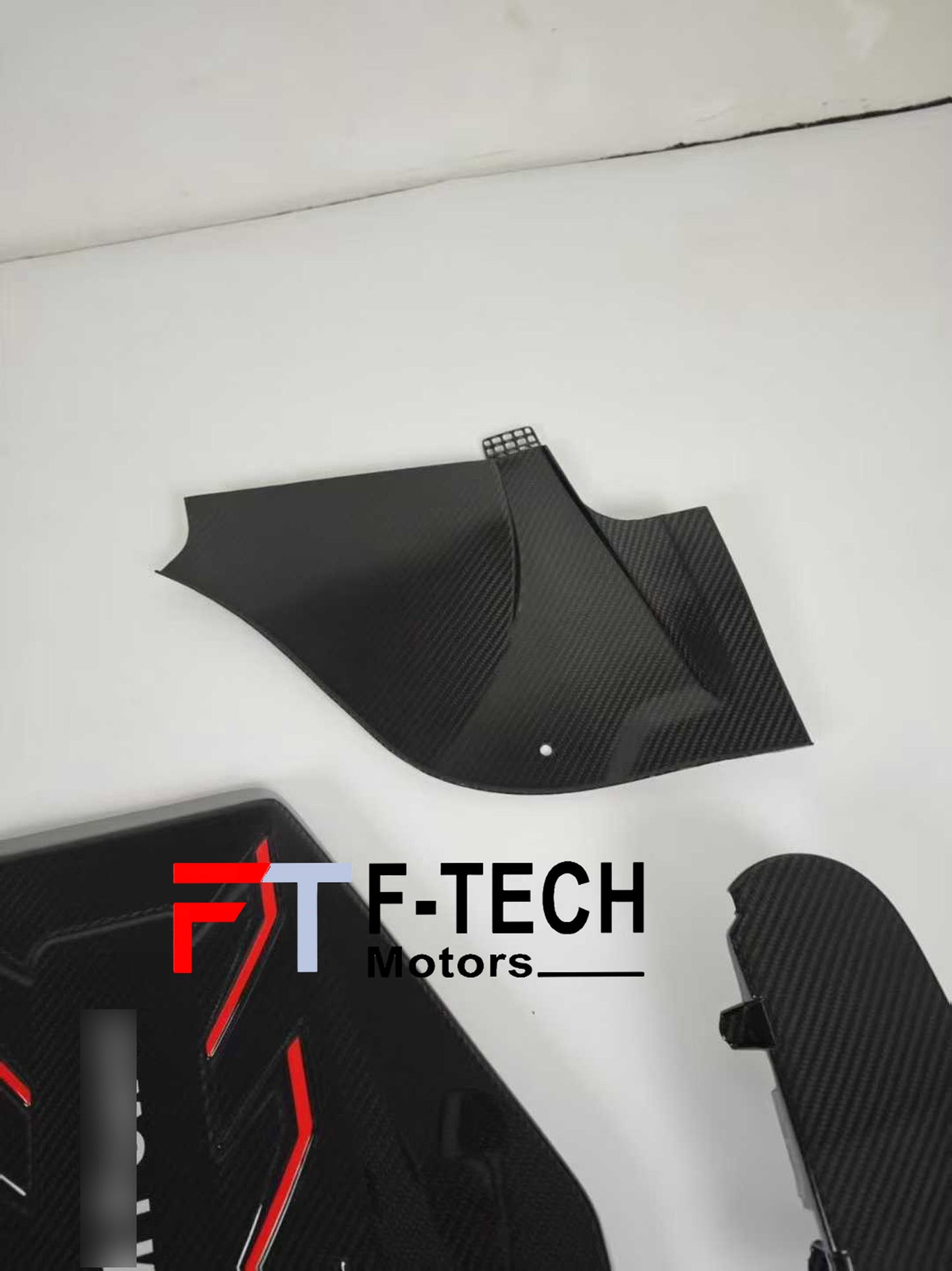 Carbon Fiber Engine Bay Covers For BMW M5 G90 G99 2024+